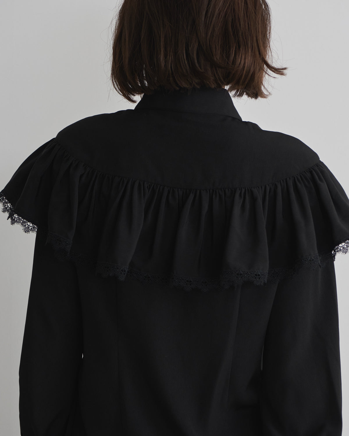 lace tape plain blouse