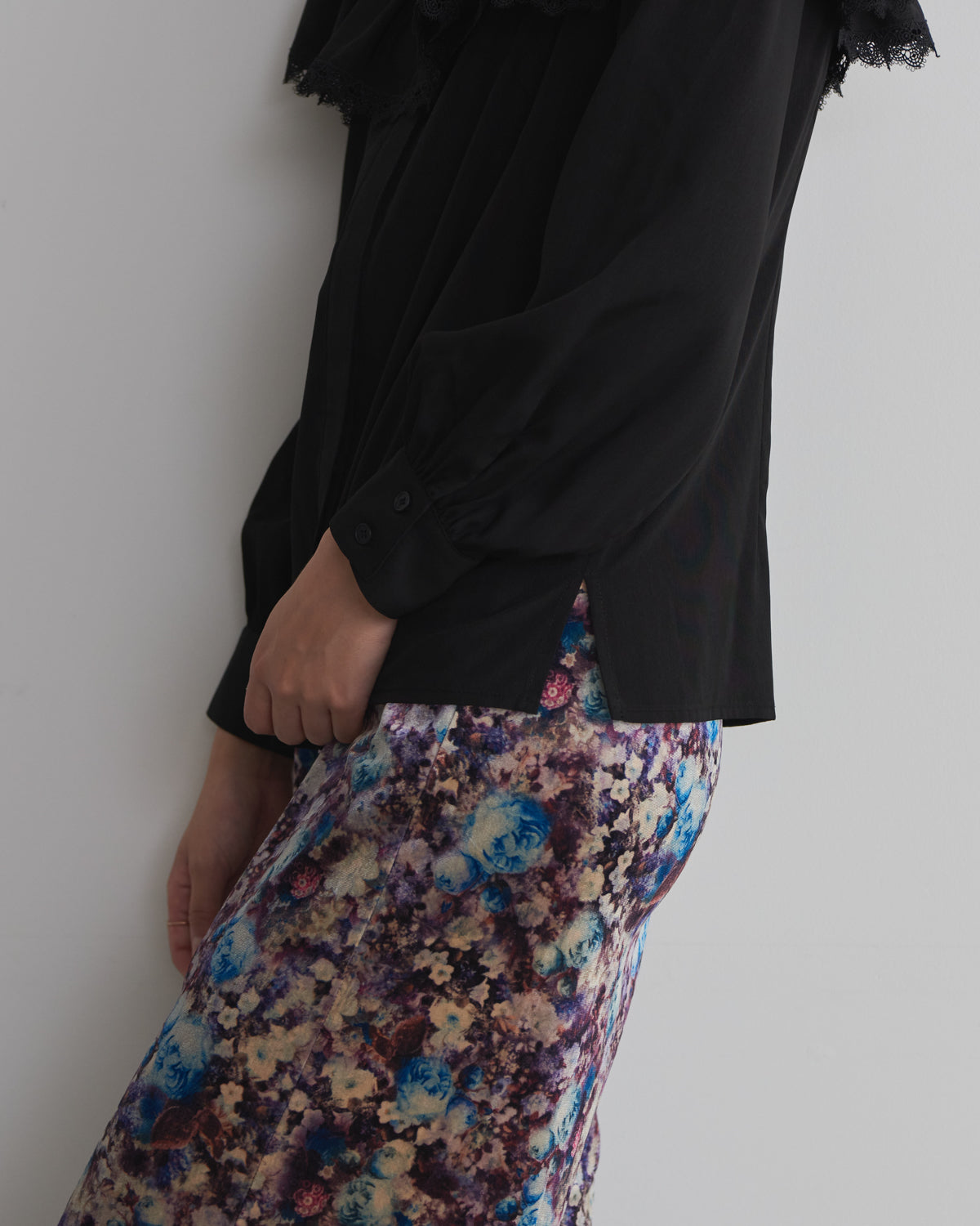 lace tape plain blouse