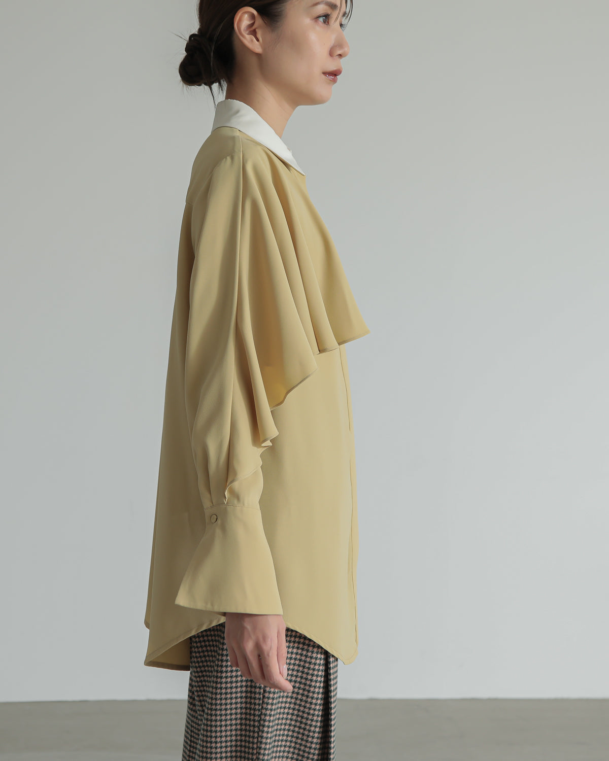 collar color blouse