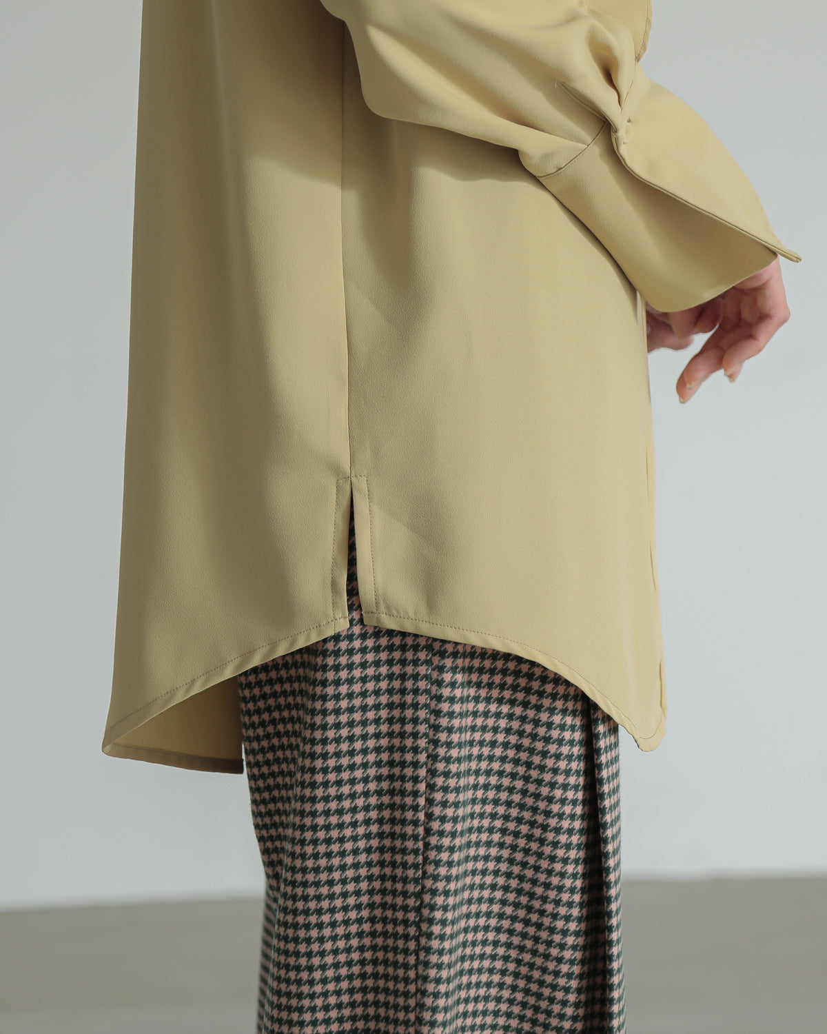 collar color blouse
