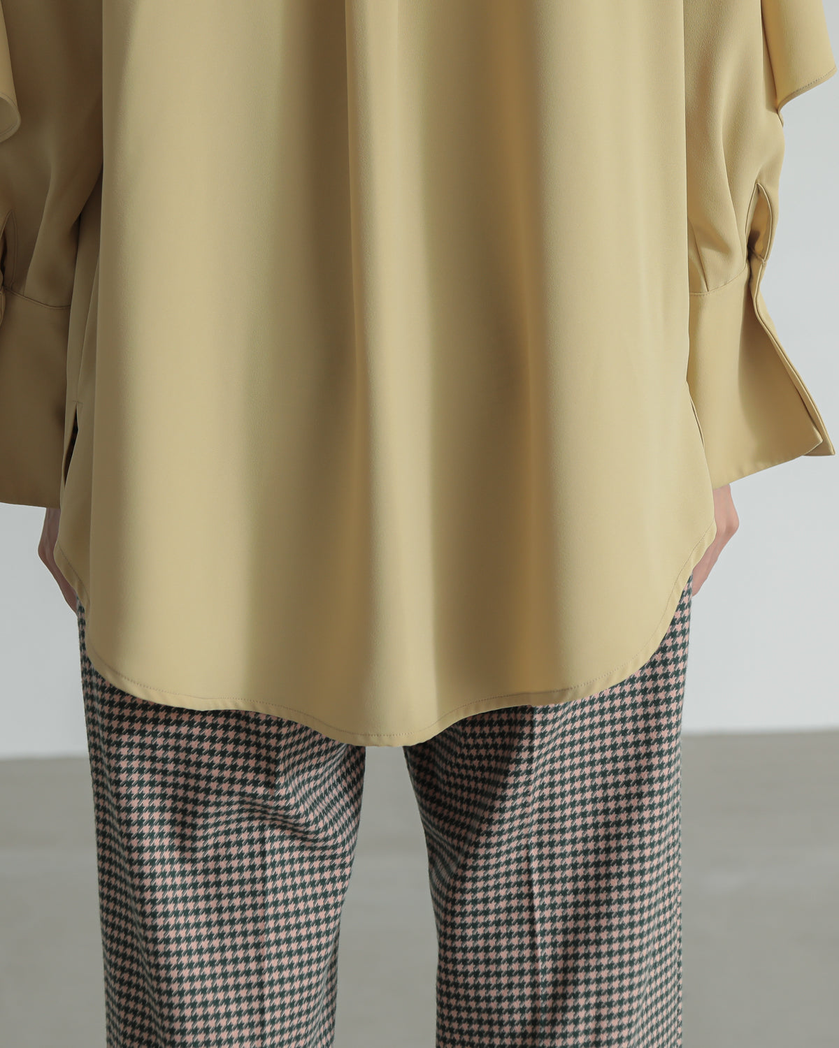 collar color blouse