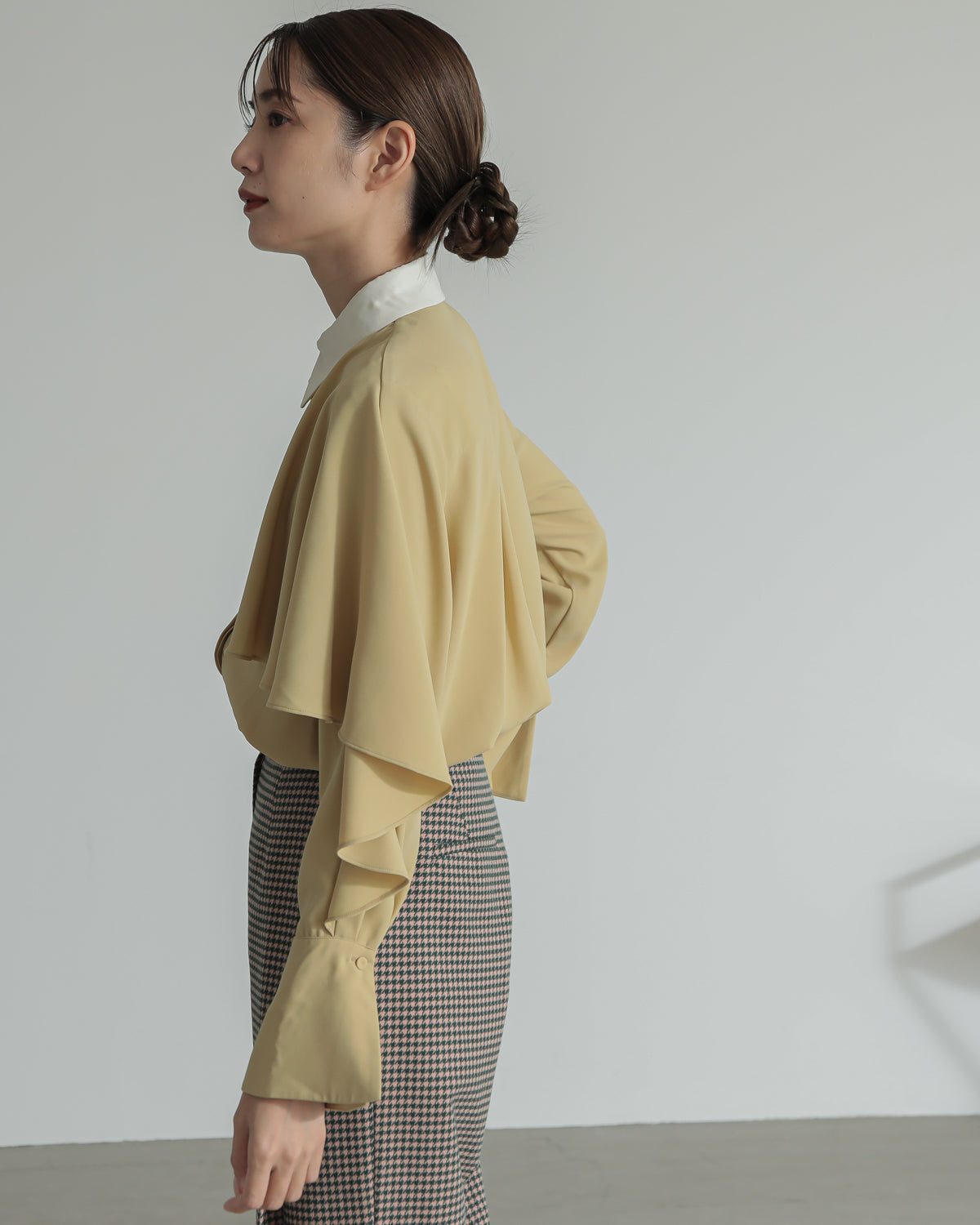 collar color blouse