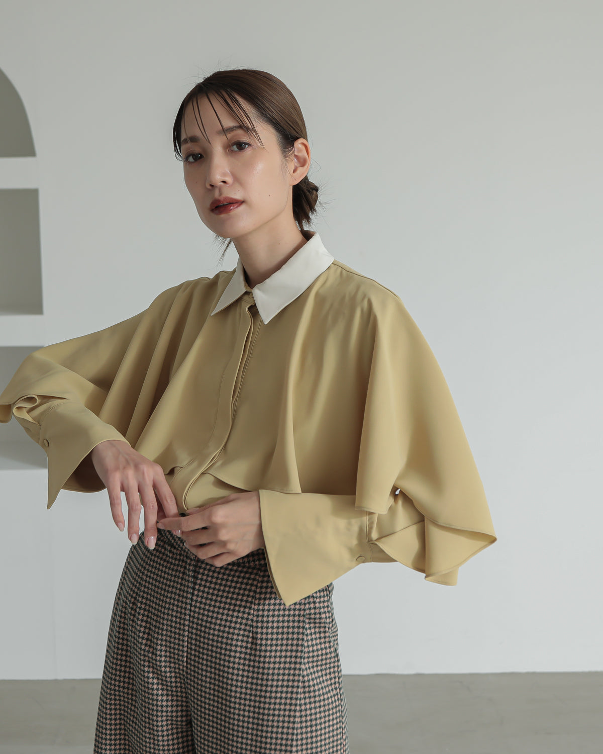 collar color blouse