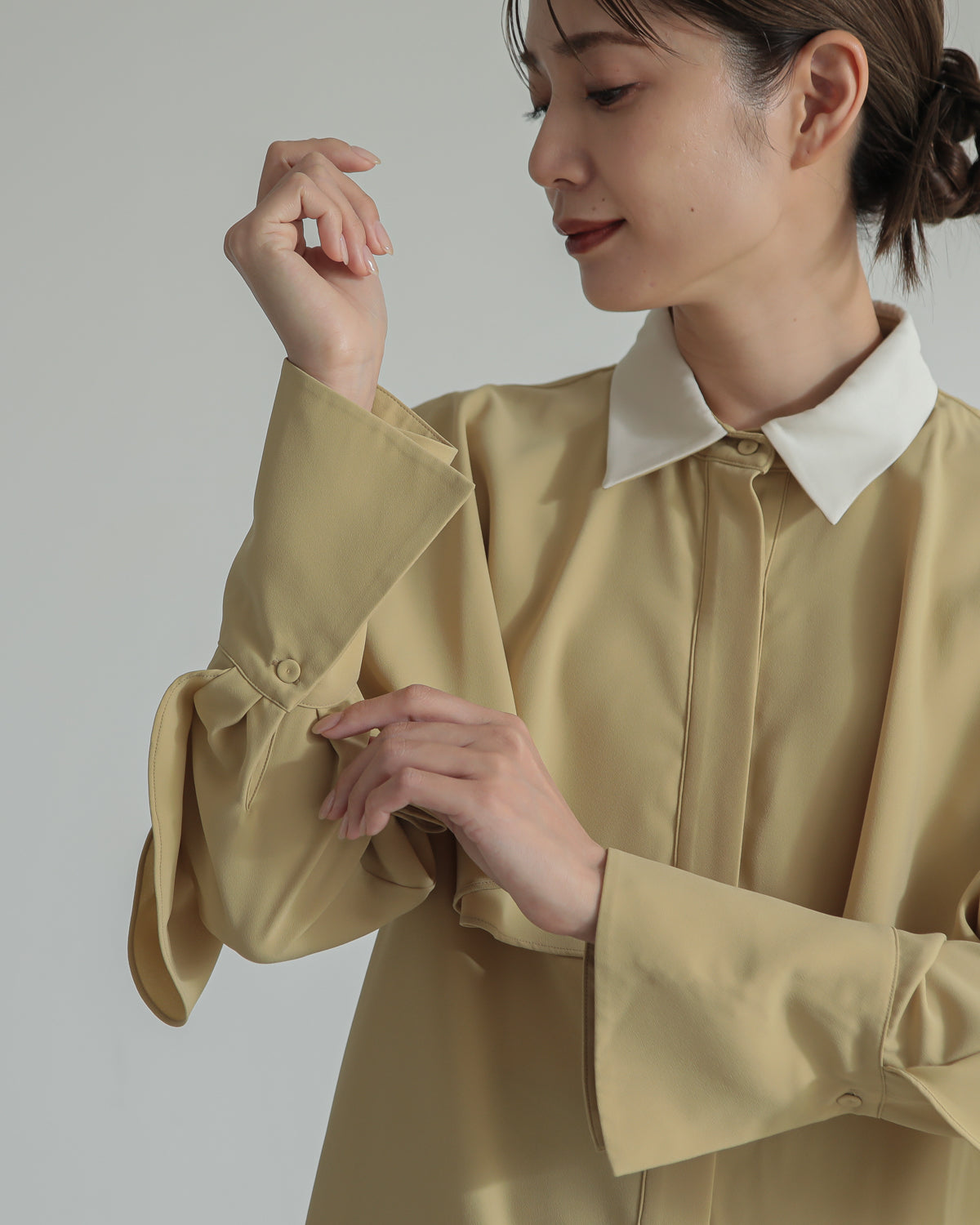 collar color blouse