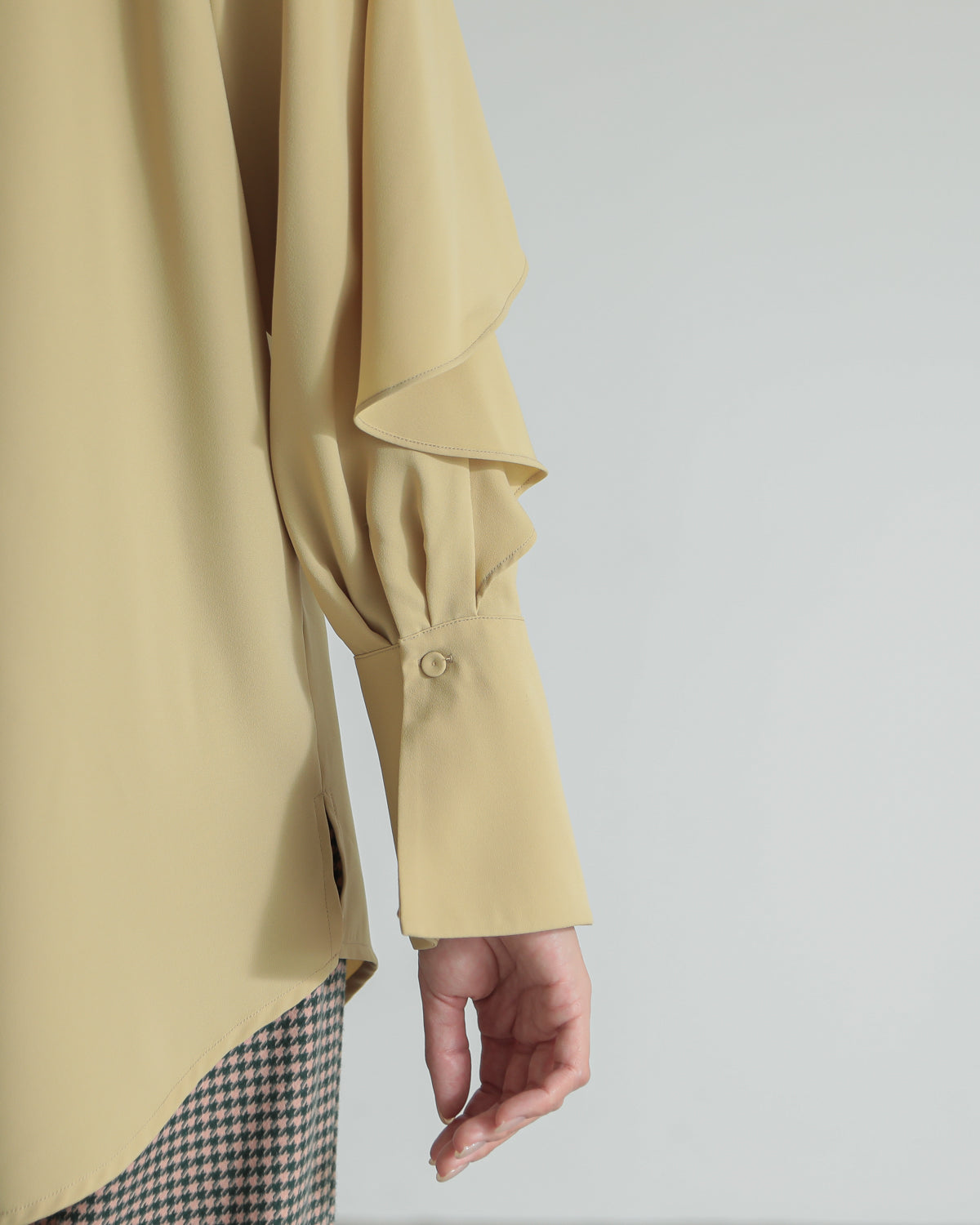 collar color blouse