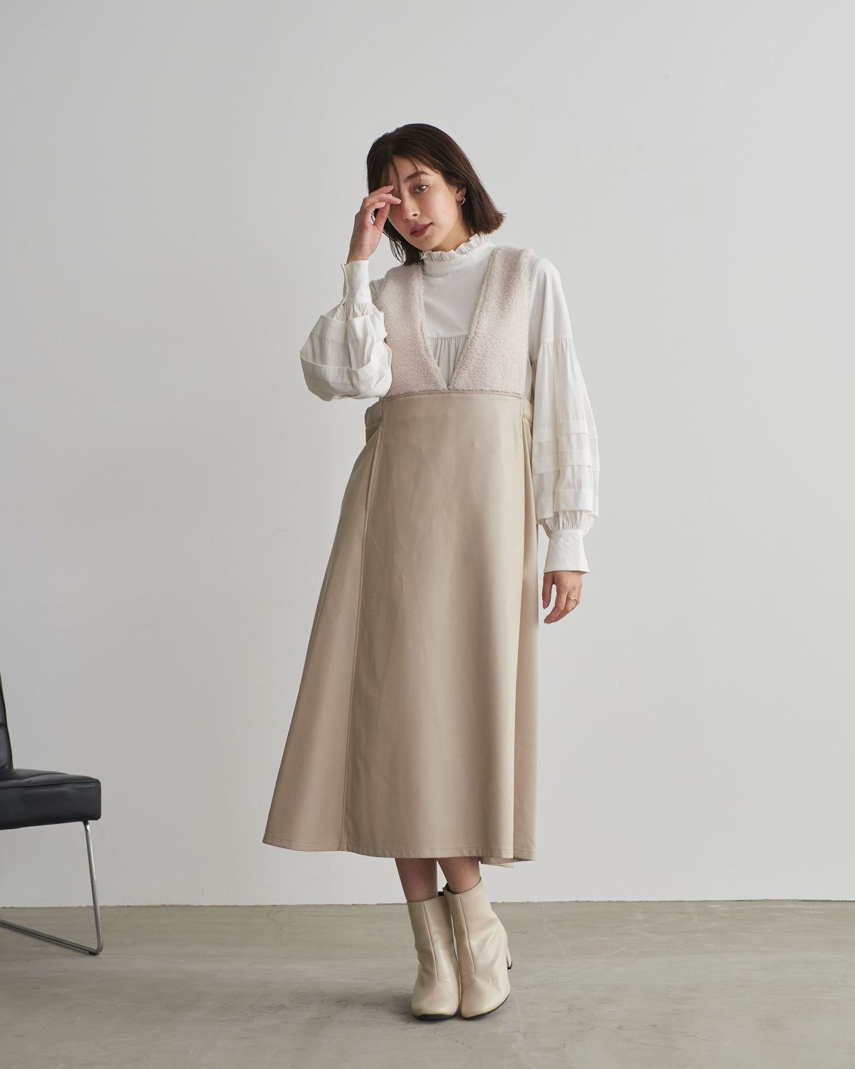 boa switching synthetic leather jumper skirt
