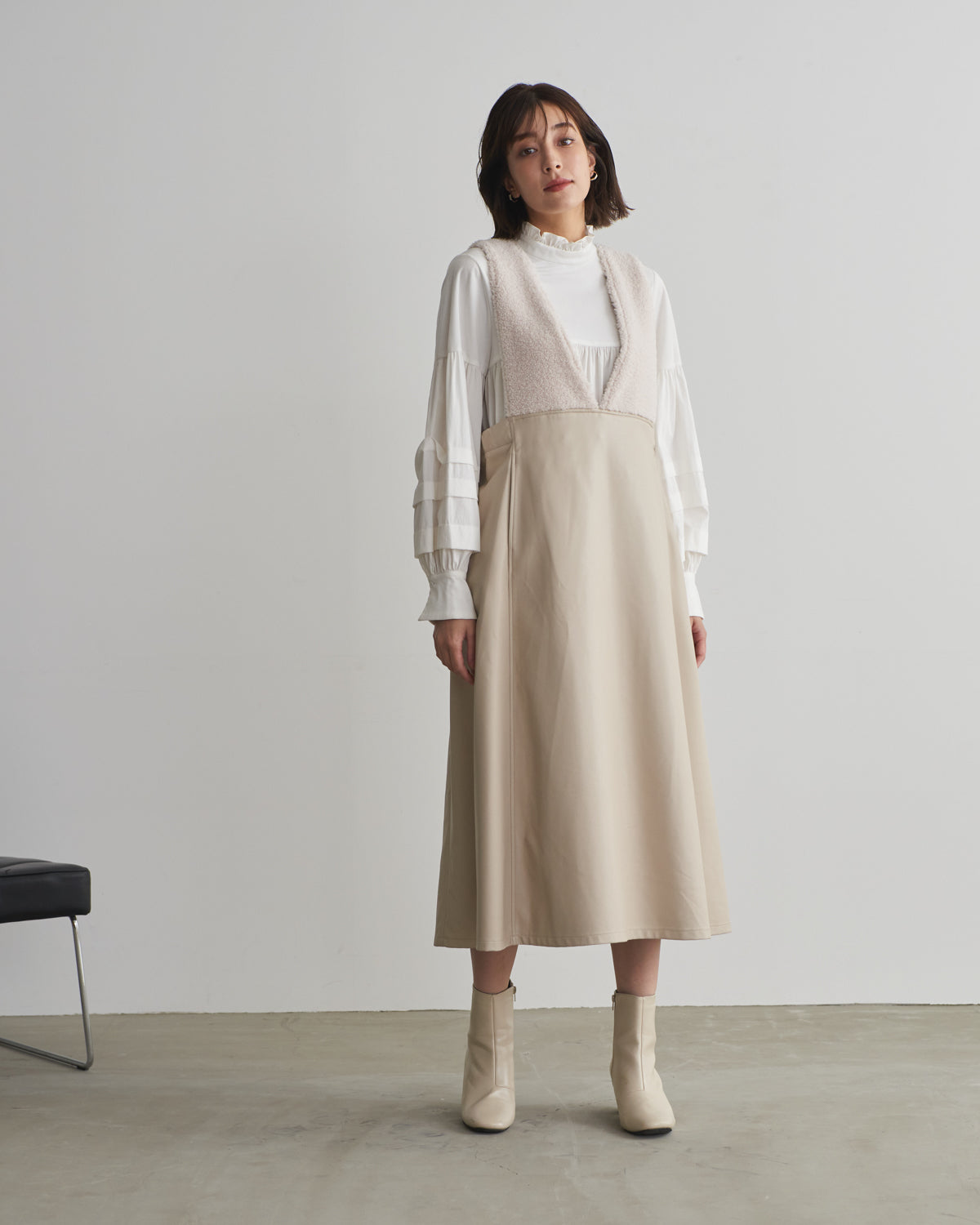 boa switching synthetic leather jumper skirt
