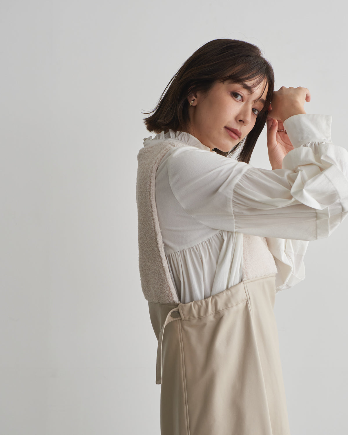 boa switching synthetic leather jumper skirt