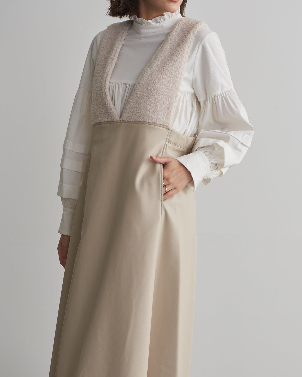 boa switching synthetic leather jumper skirt