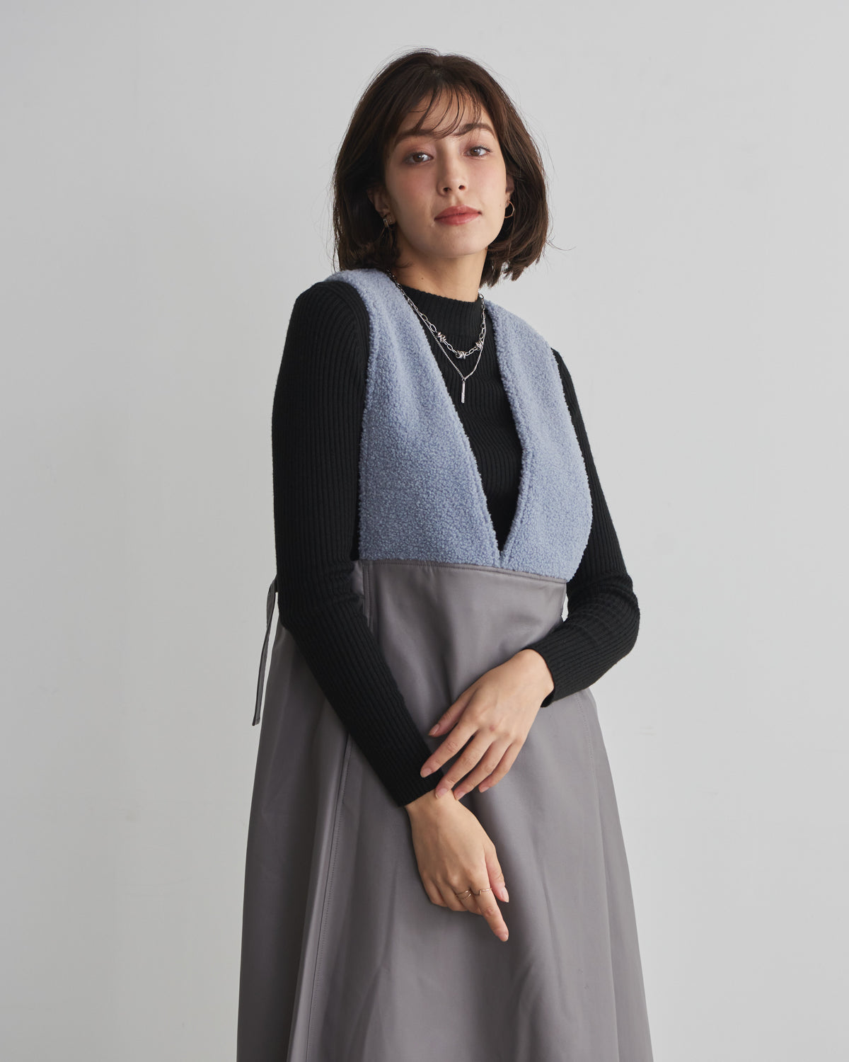 boa switching synthetic leather jumper skirt