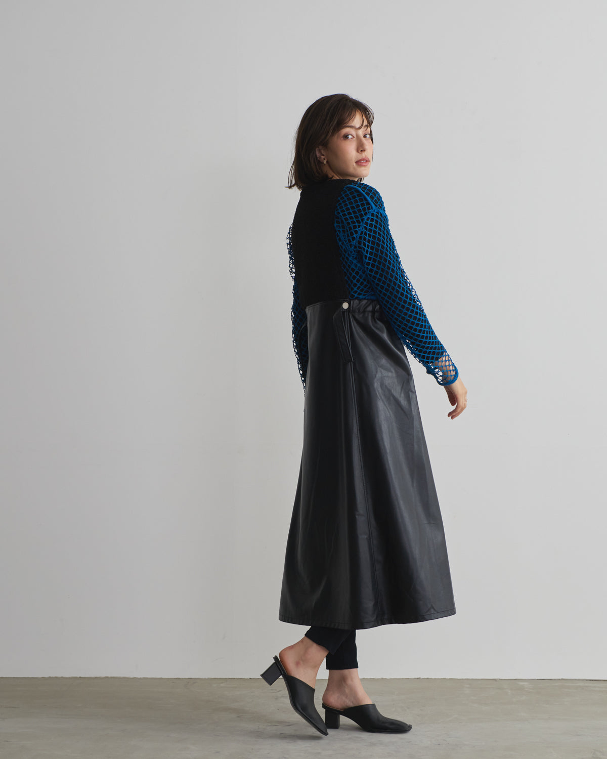 boa switching synthetic leather jumper skirt