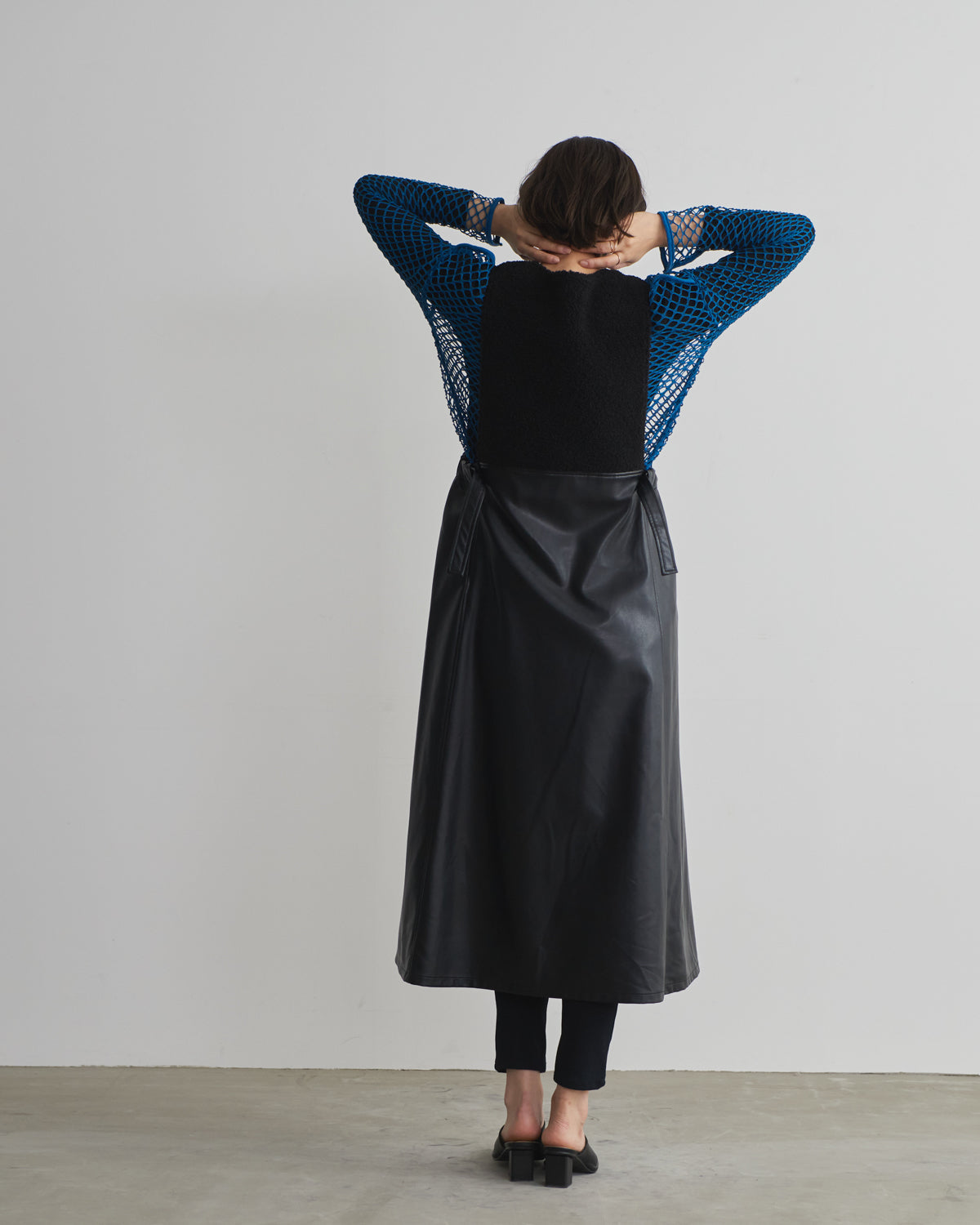 boa switching synthetic leather jumper skirt
