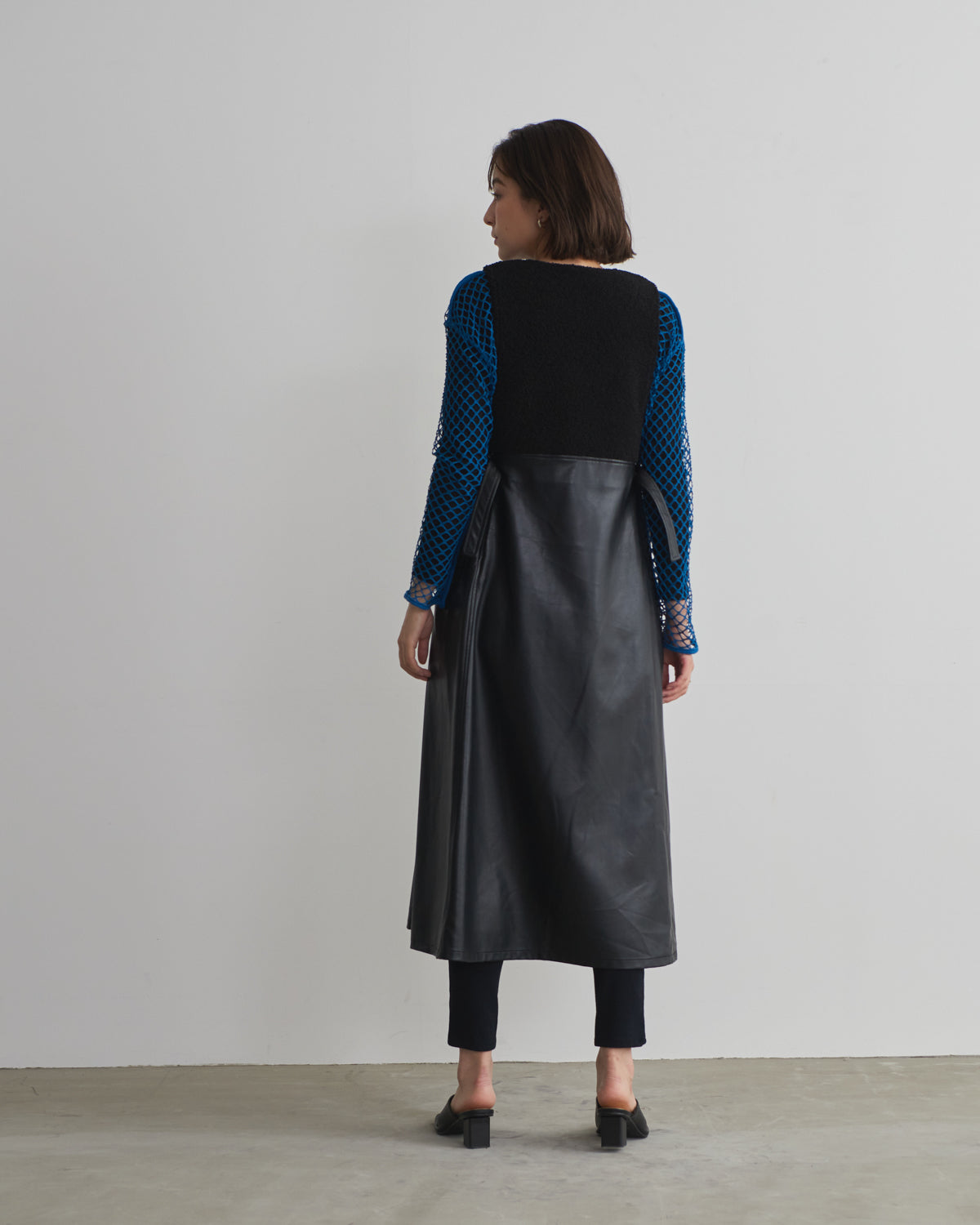 boa switching synthetic leather jumper skirt