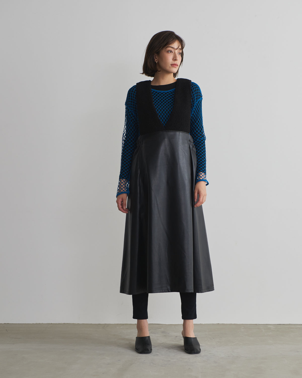 boa switching synthetic leather jumper skirt