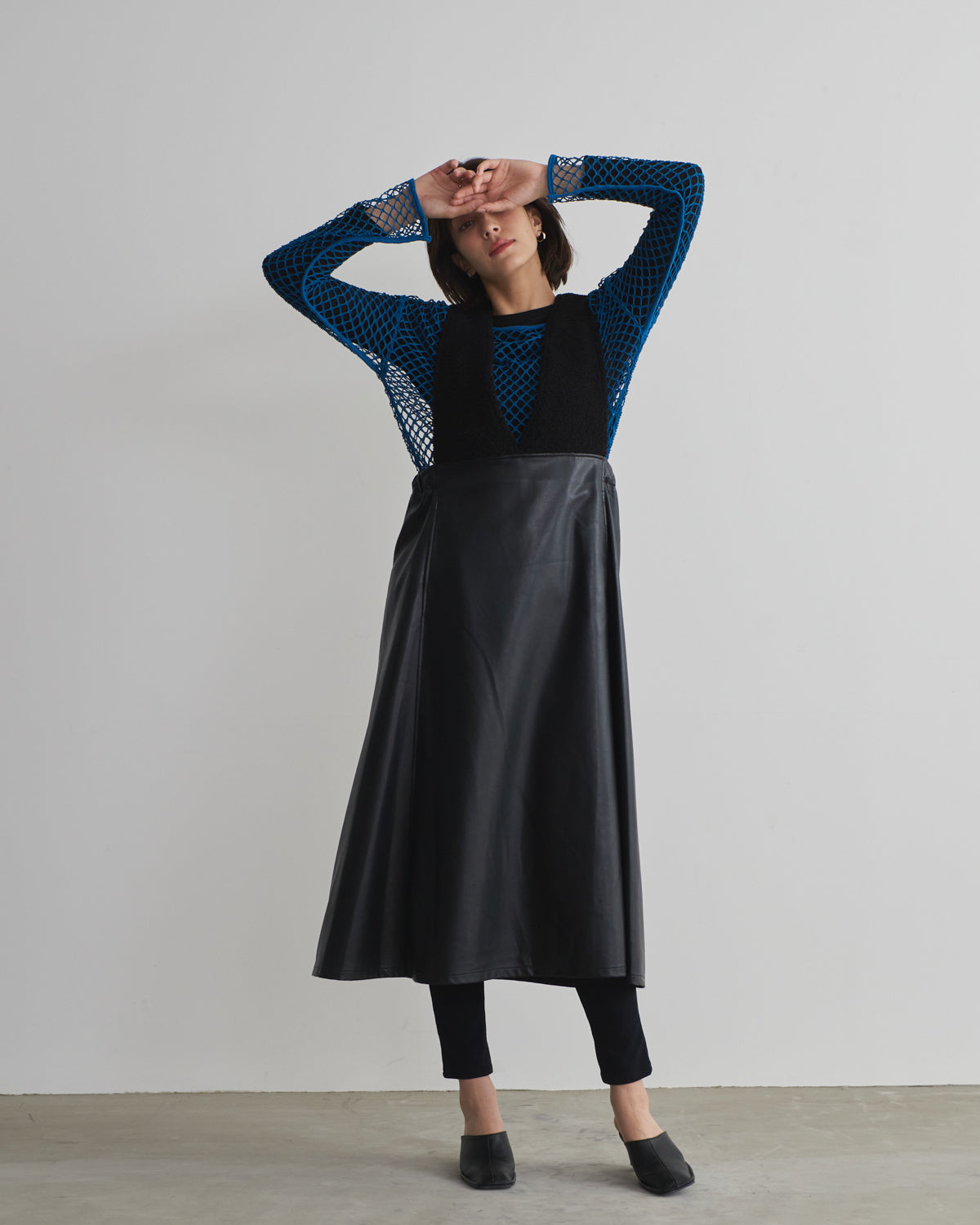 boa switching synthetic leather jumper skirt