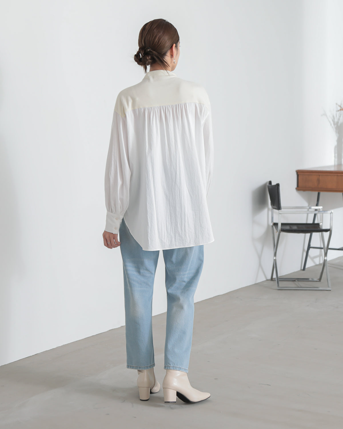 yoke switching bottle neck pullover