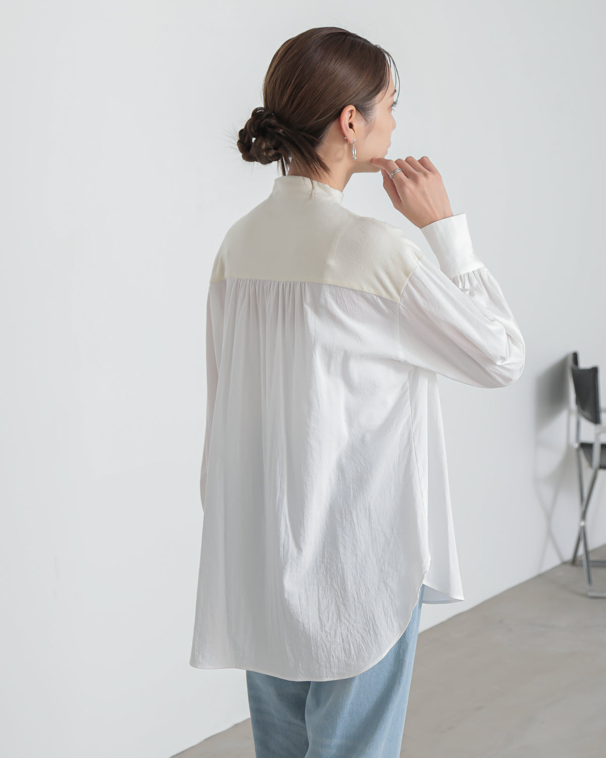 yoke switching bottle neck pullover