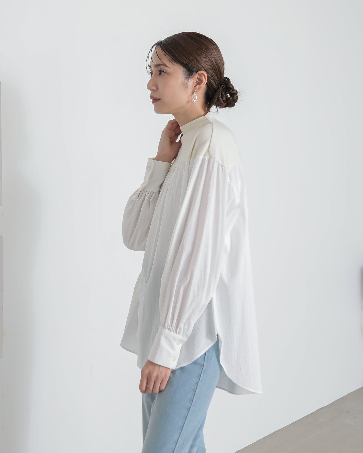 yoke switching bottle neck pullover