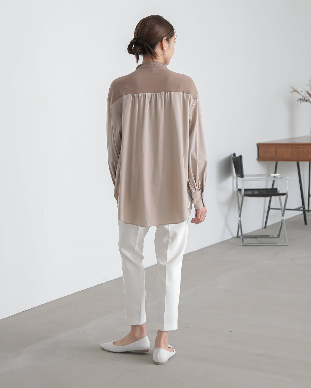 yoke switching bottle neck pullover