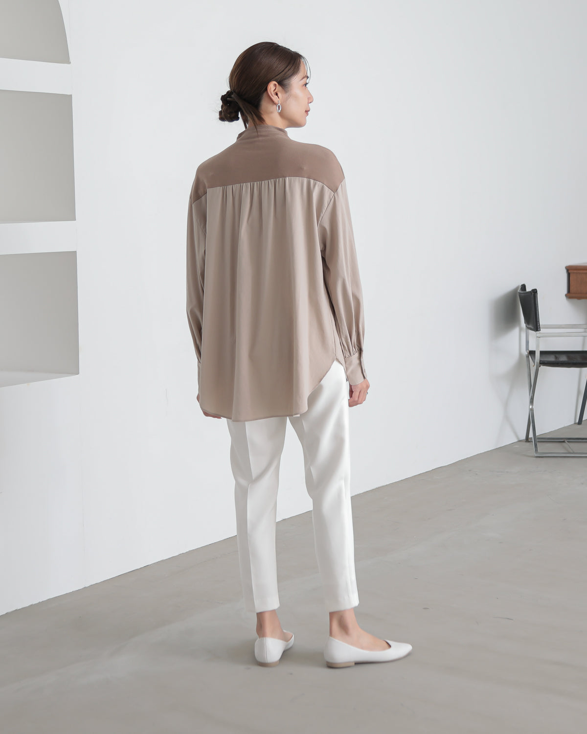 yoke switching bottle neck pullover