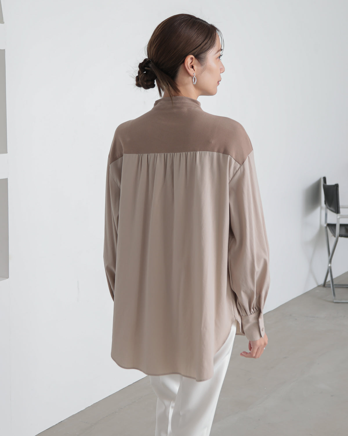 yoke switching bottle neck pullover