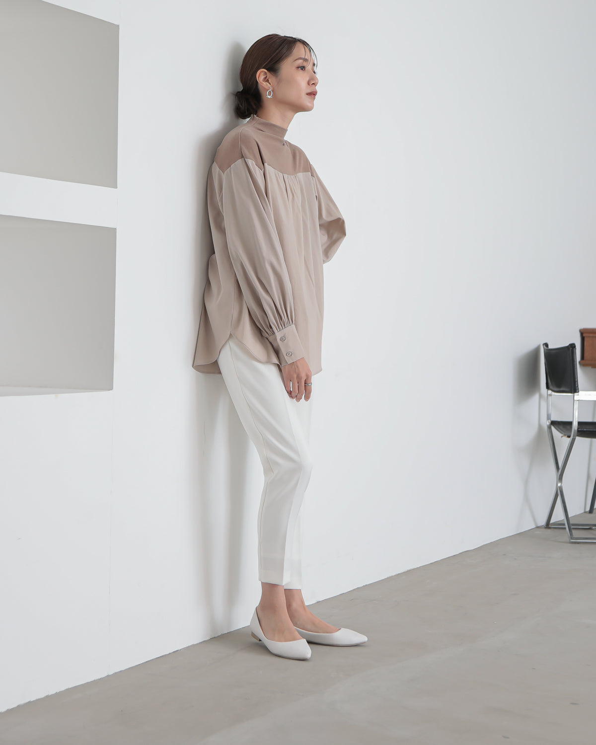 yoke switching bottle neck pullover