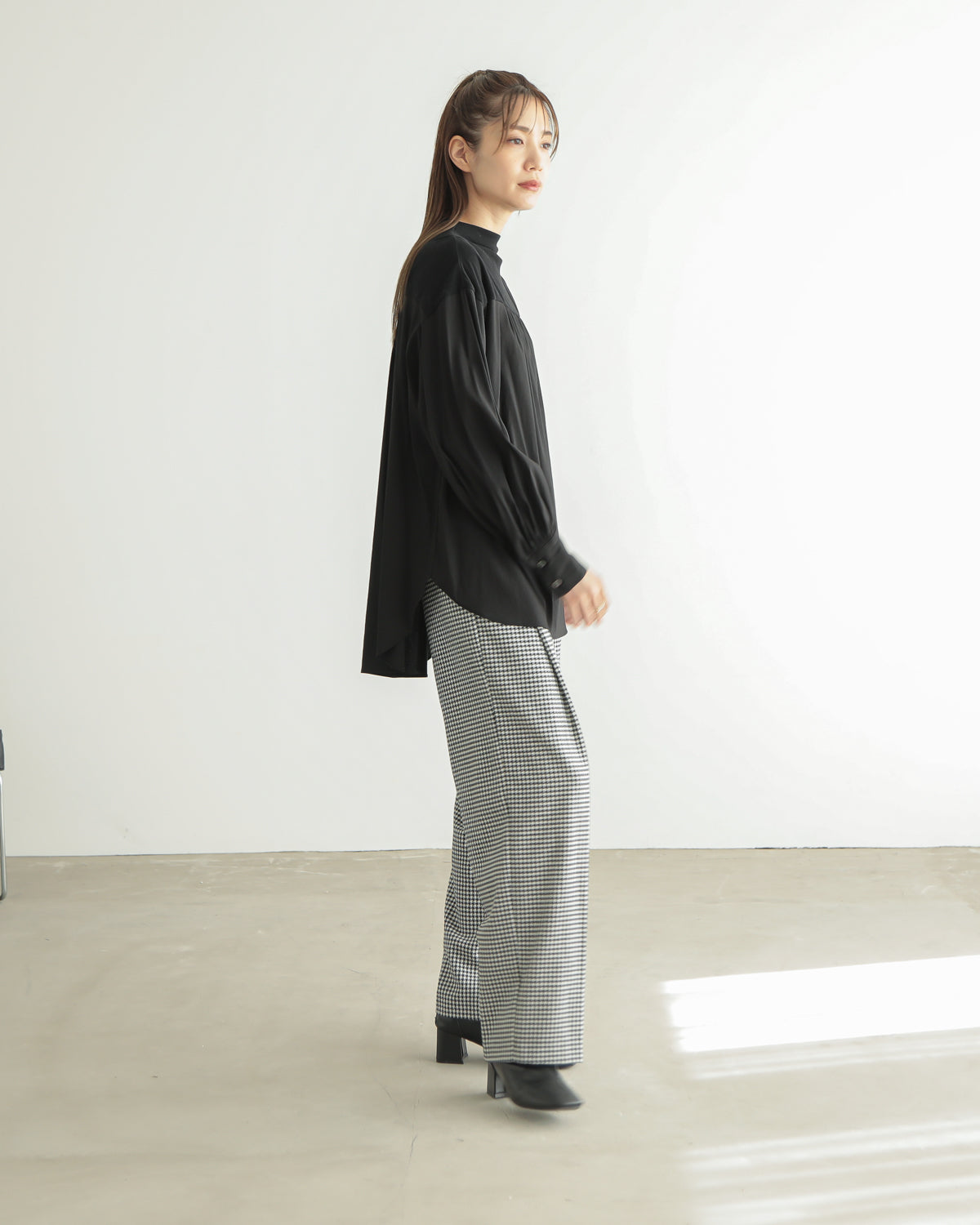 yoke switching bottle neck pullover