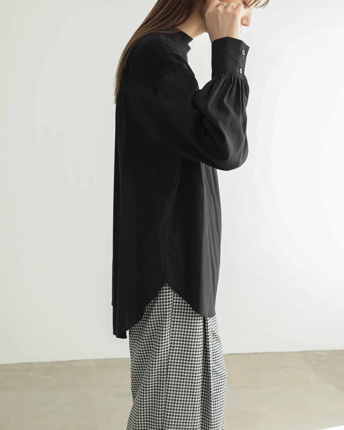 yoke switching bottle neck pullover