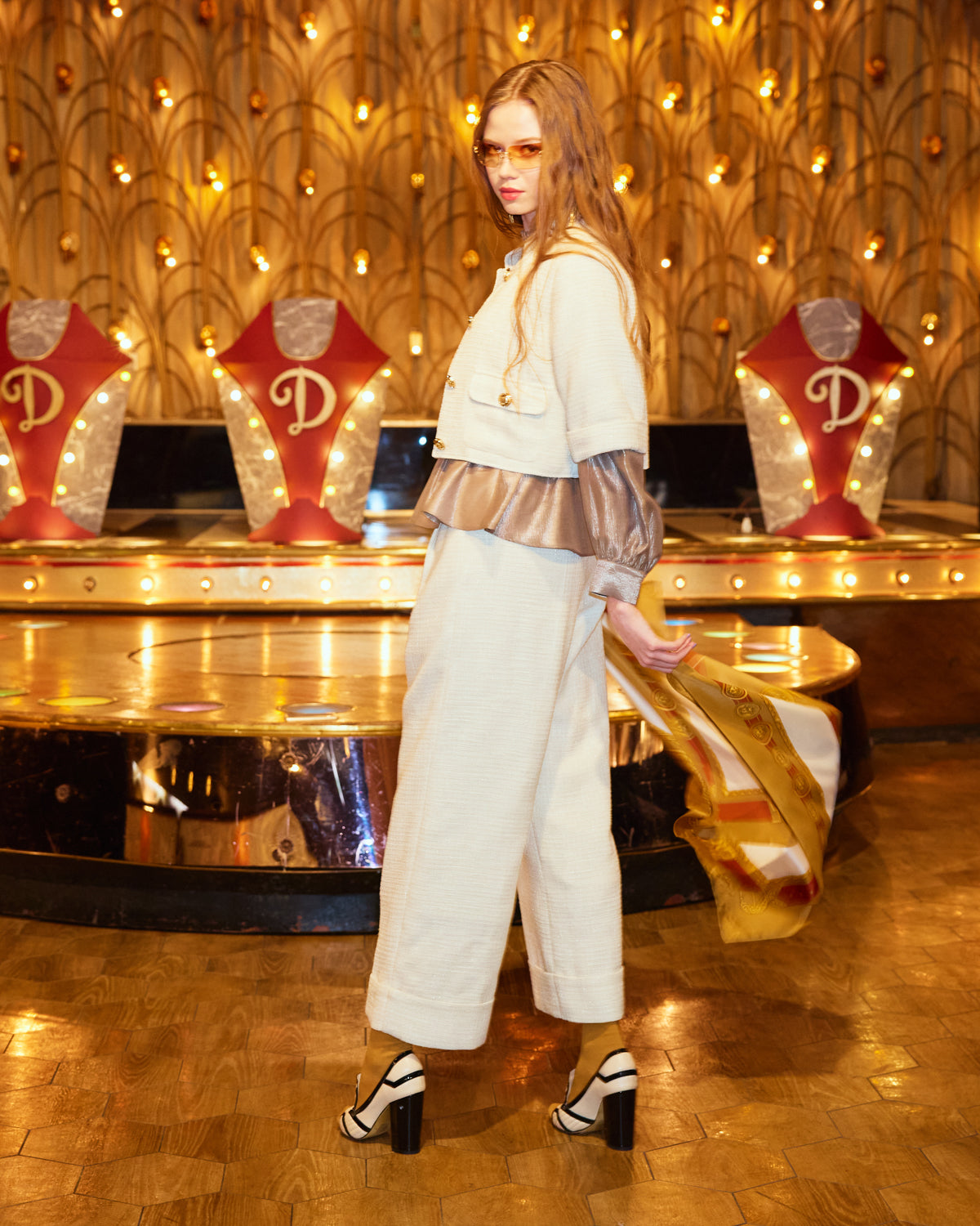 ツイード金ボタンジャケット