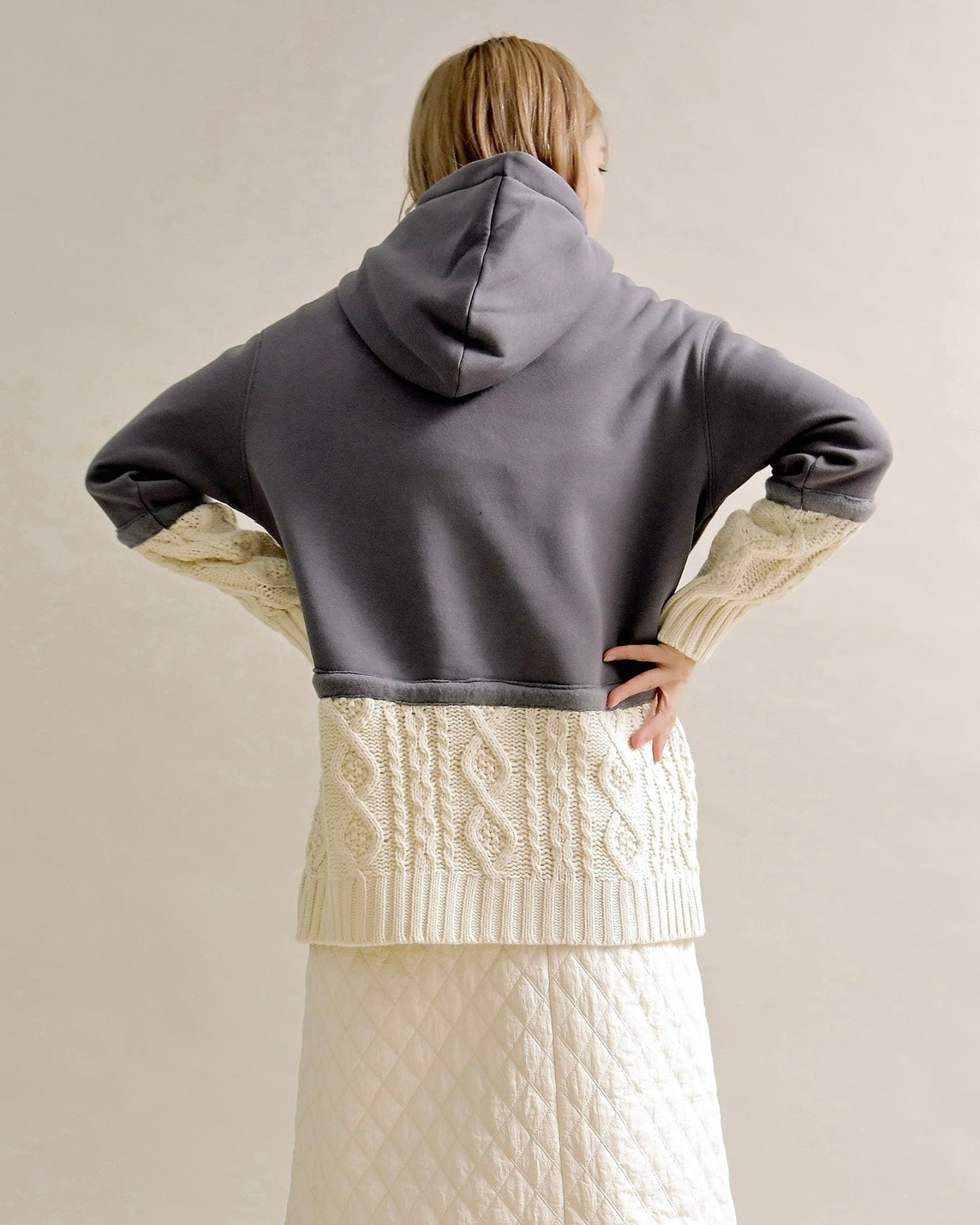 ケーブルニット切替フーディープルオーバー