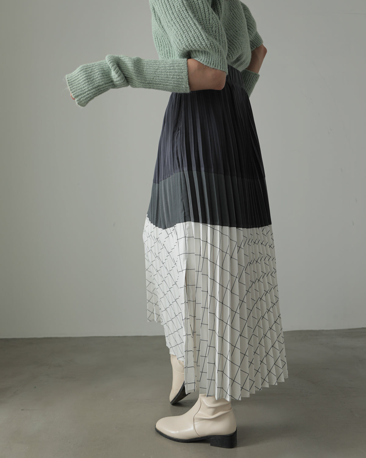 pleated color scheme skirt