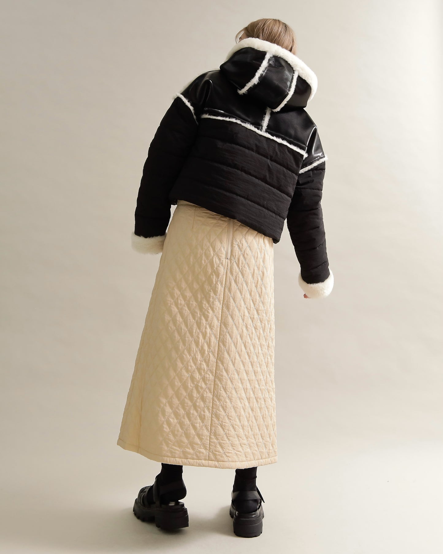 フェイクファートリムショートダウン