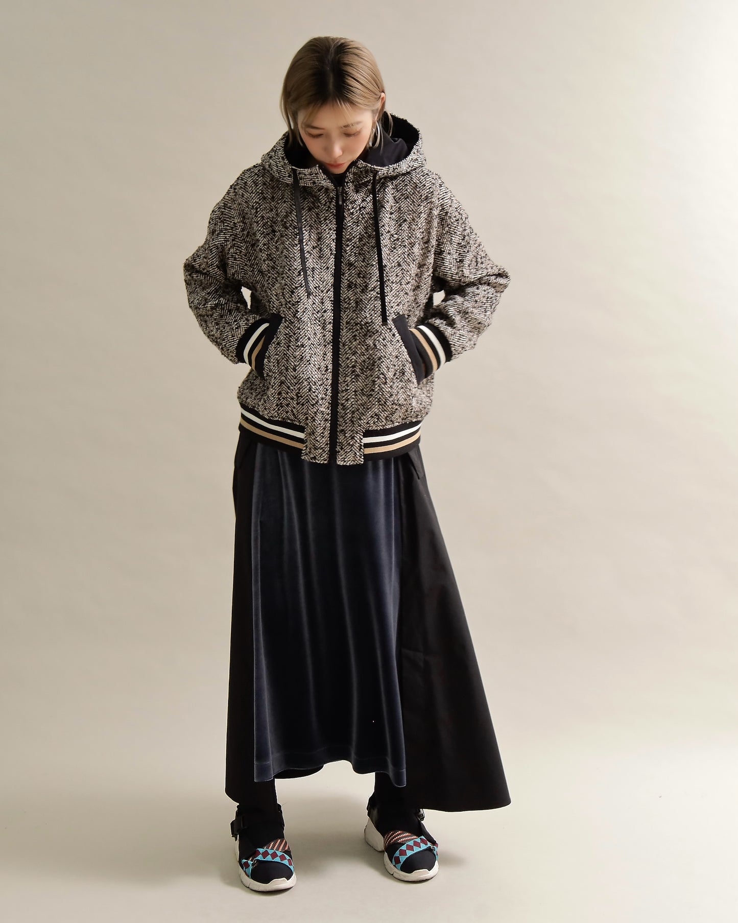 ツイードライクフードブルゾン