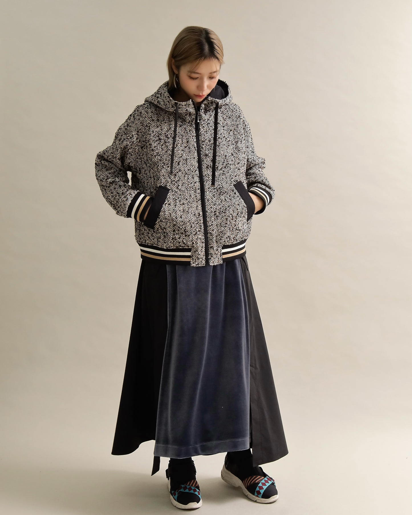 ツイードライクフードブルゾン