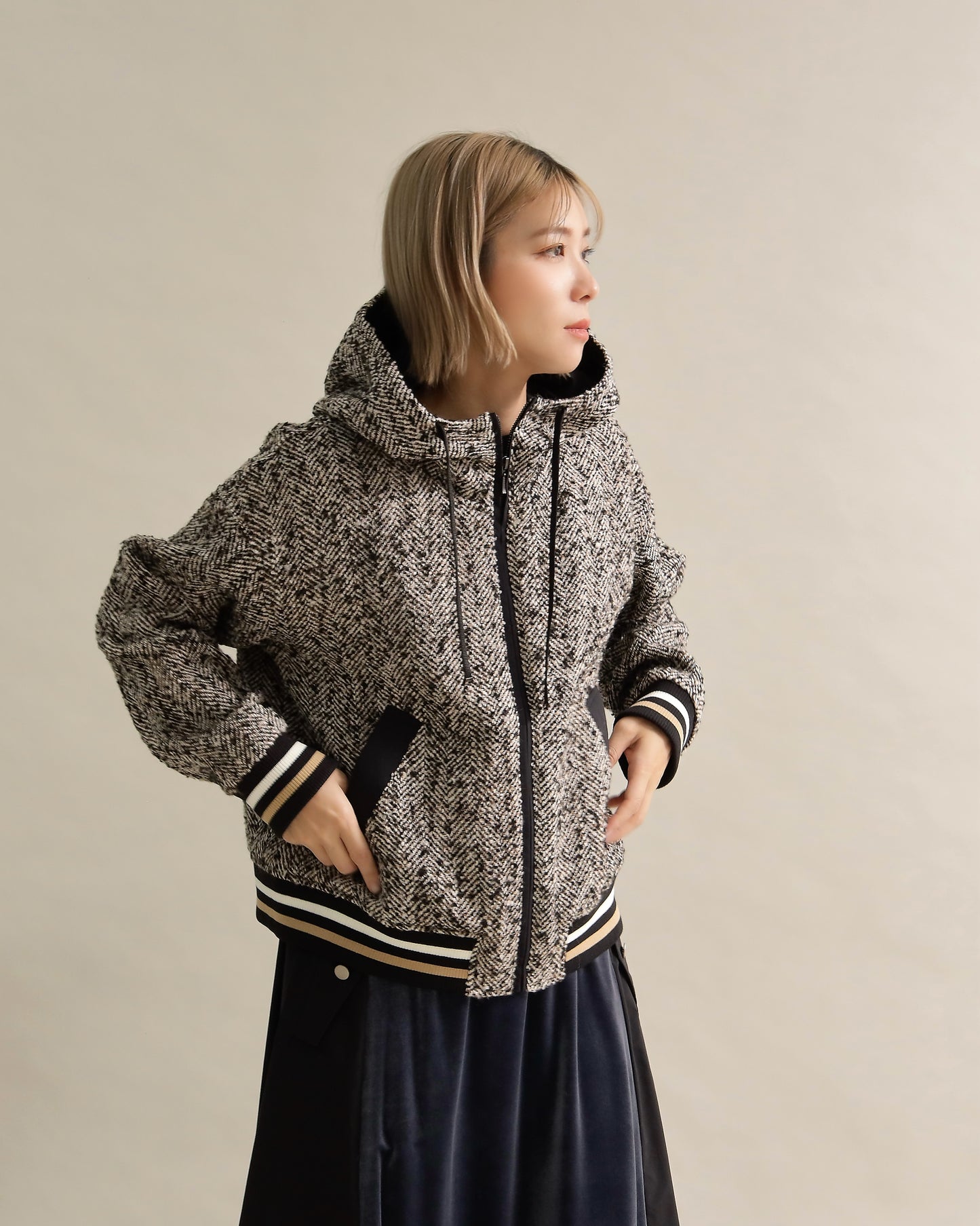 ツイードライクフードブルゾン