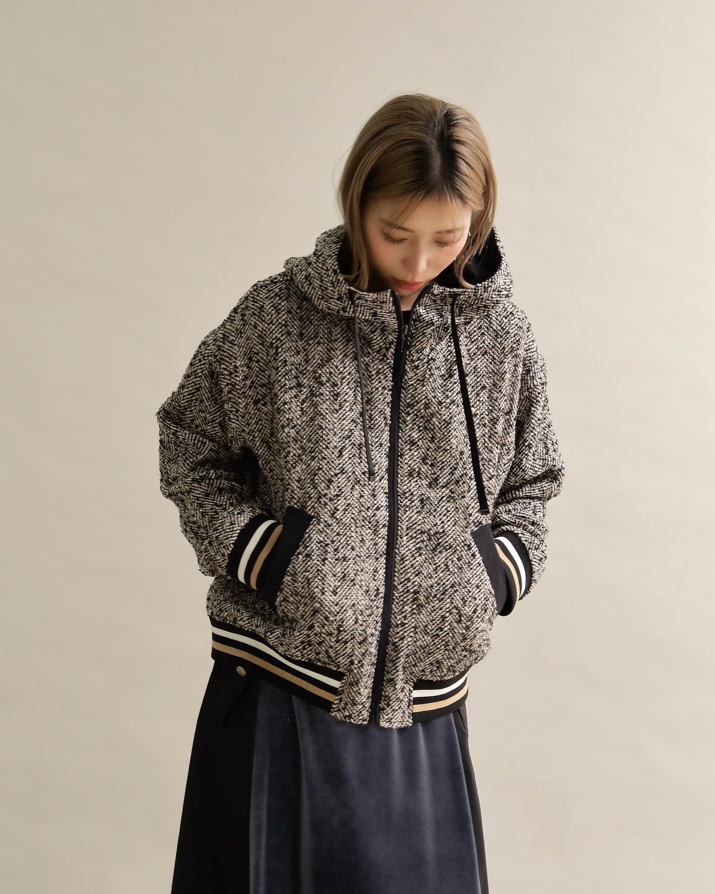 ツイードライクフードブルゾン