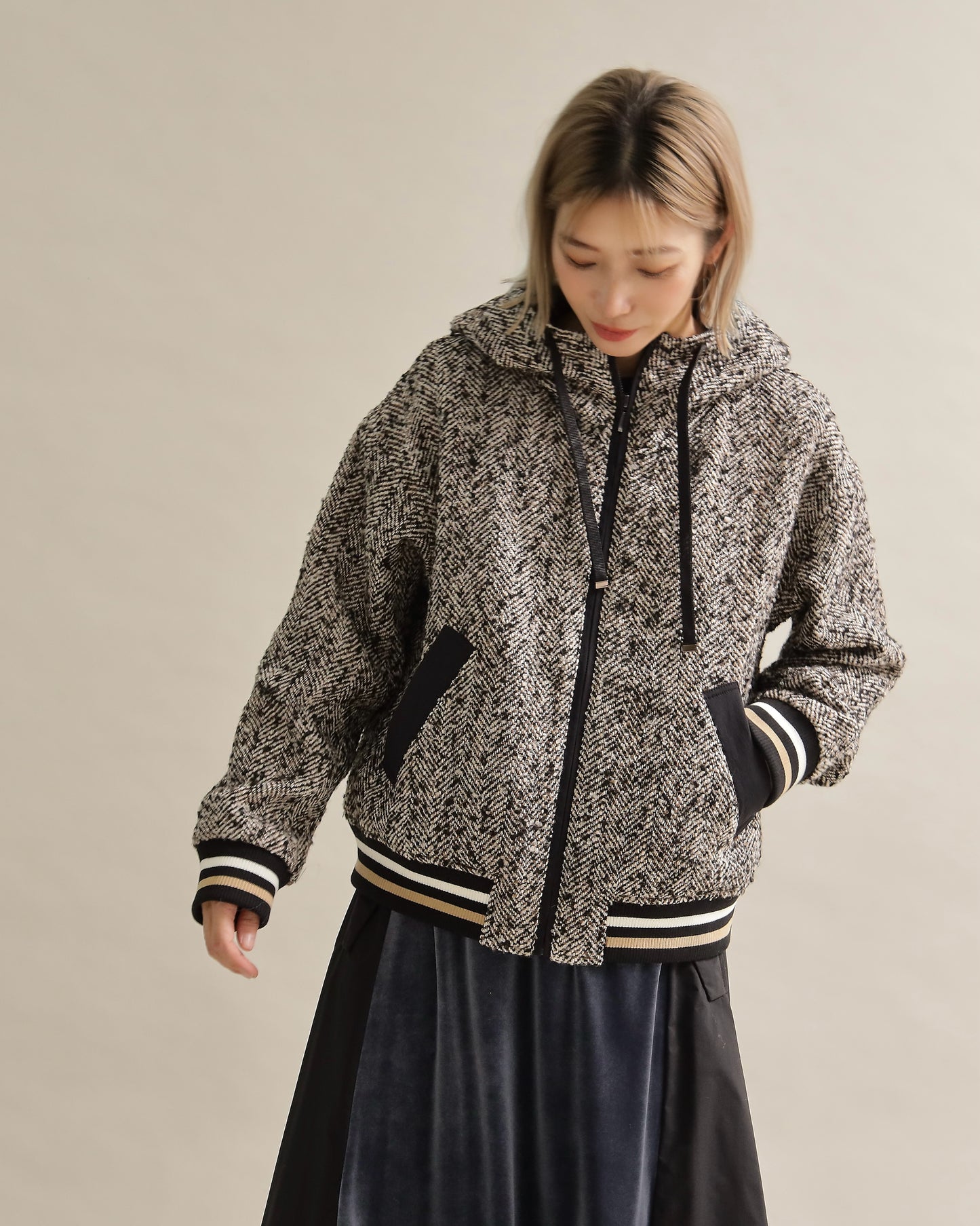 ツイードライクフードブルゾン