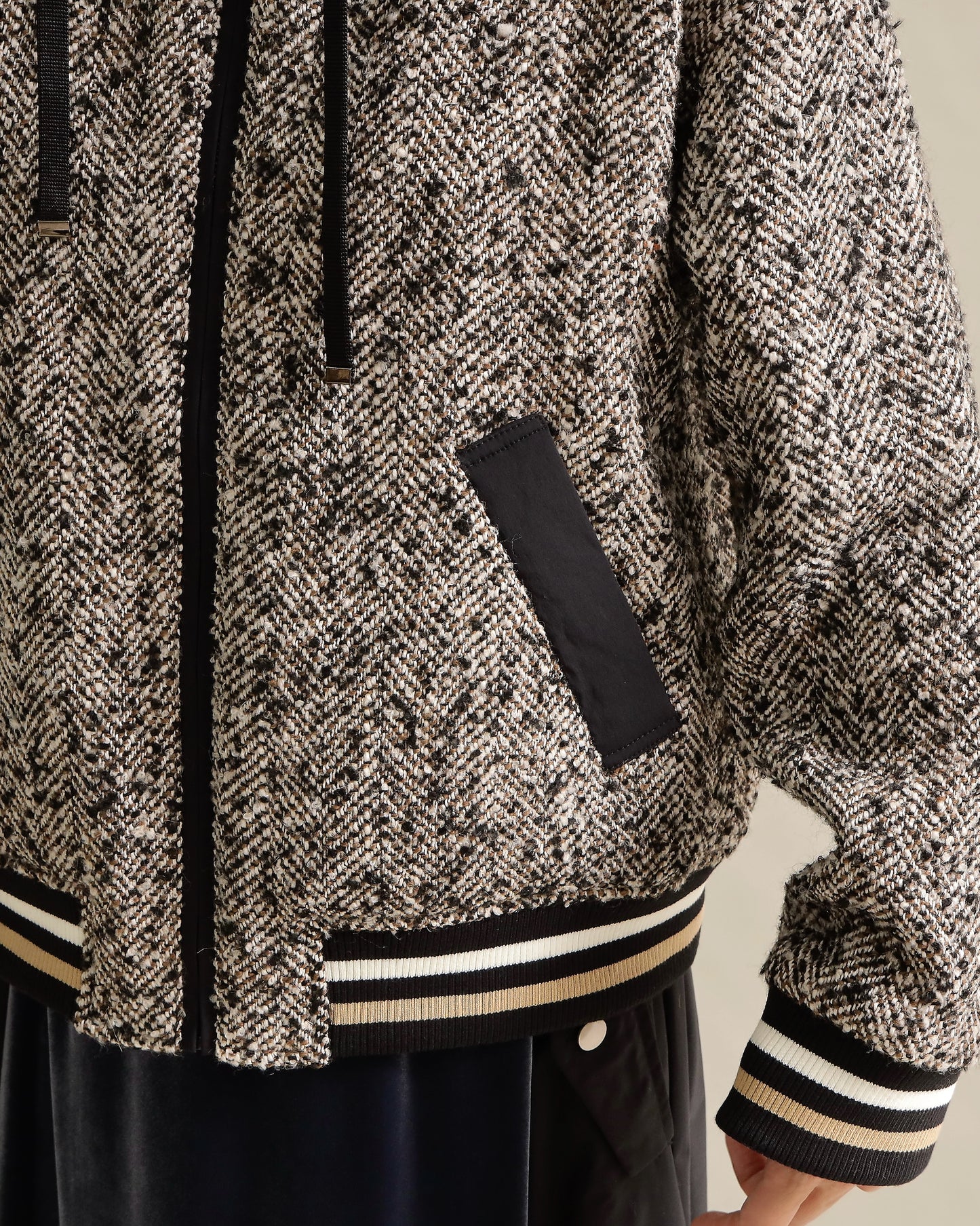 ツイードライクフードブルゾン