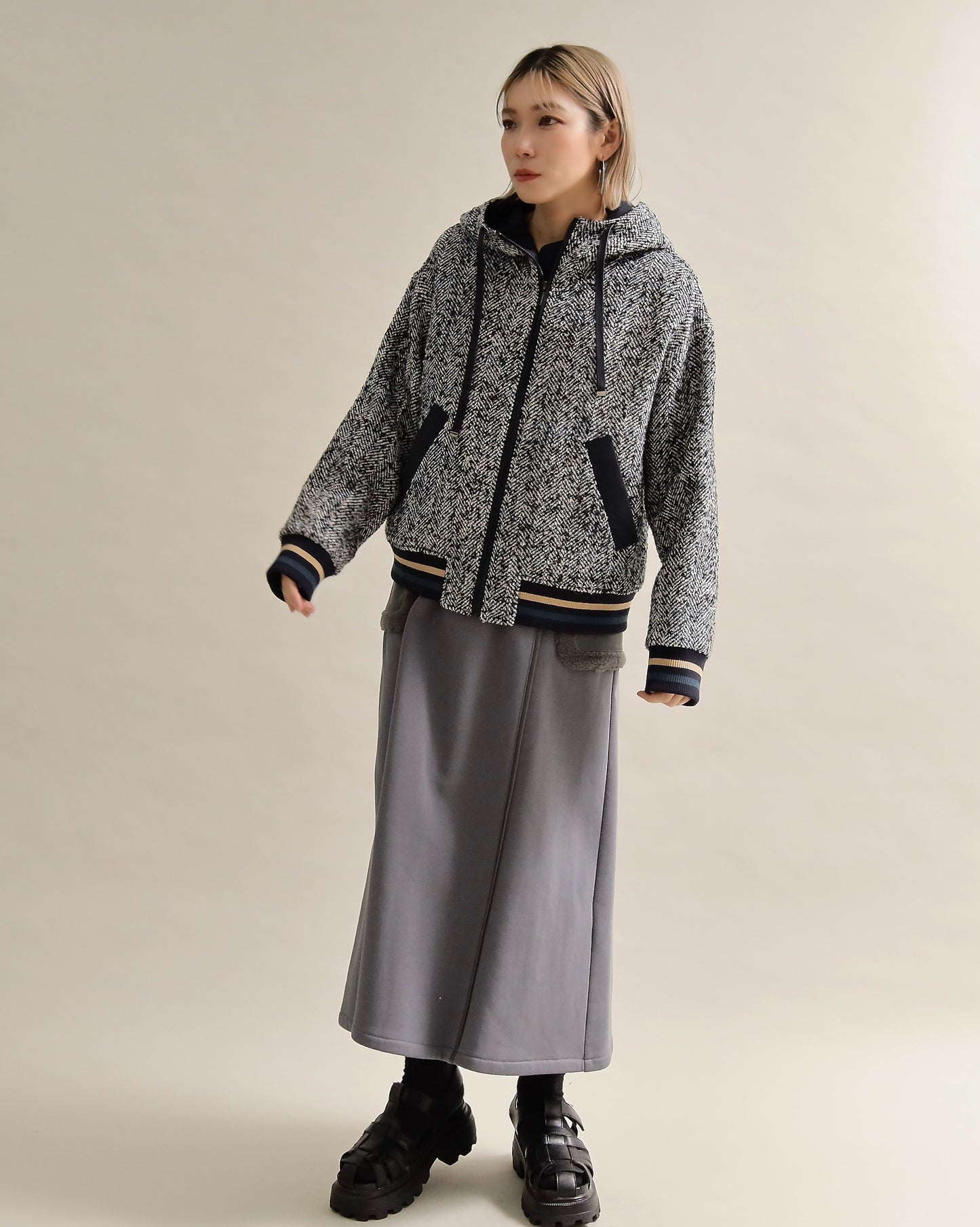 ツイードライクフードブルゾン