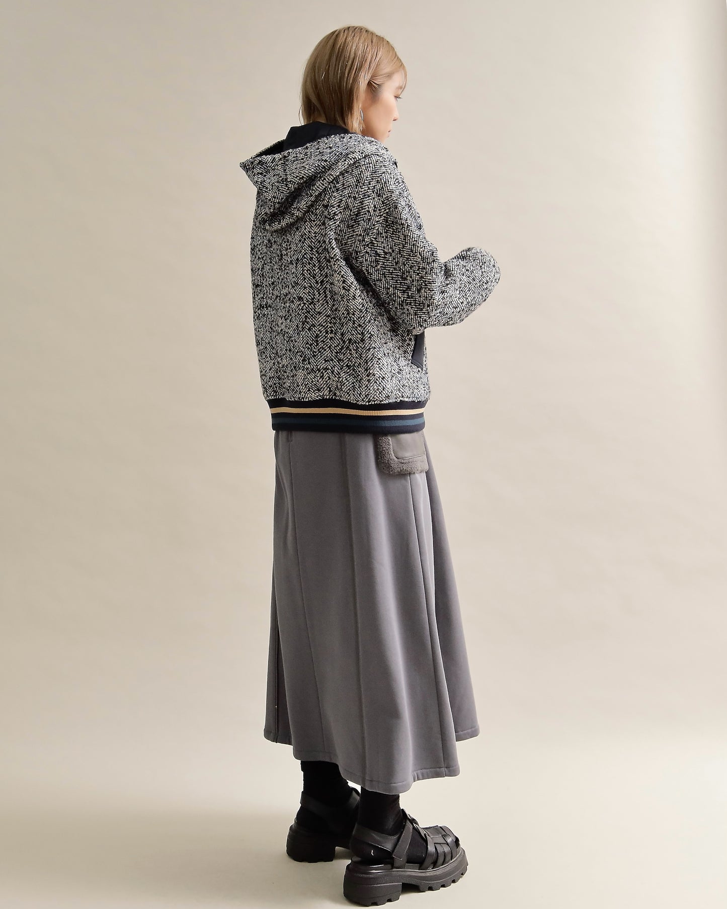 ツイードライクフードブルゾン