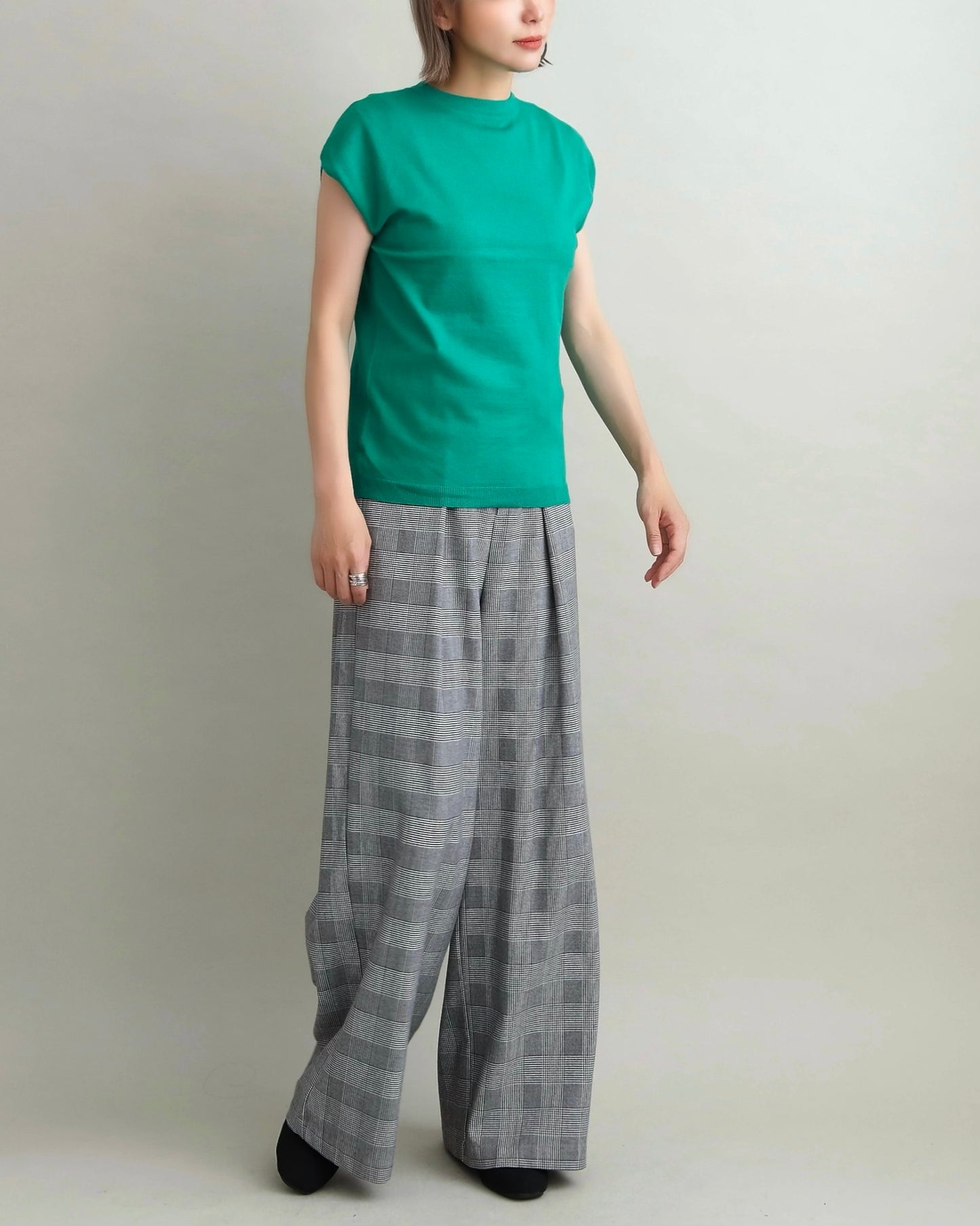 フレンチスリーブニット