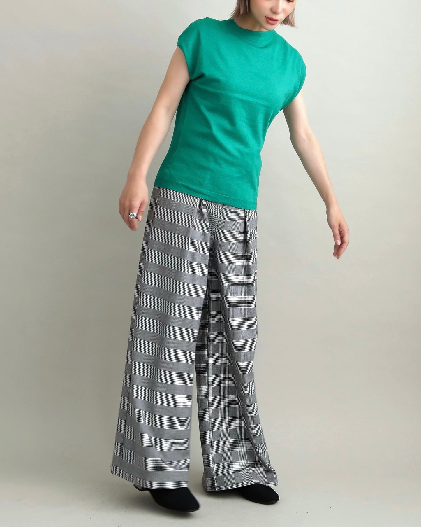 フレンチスリーブニット