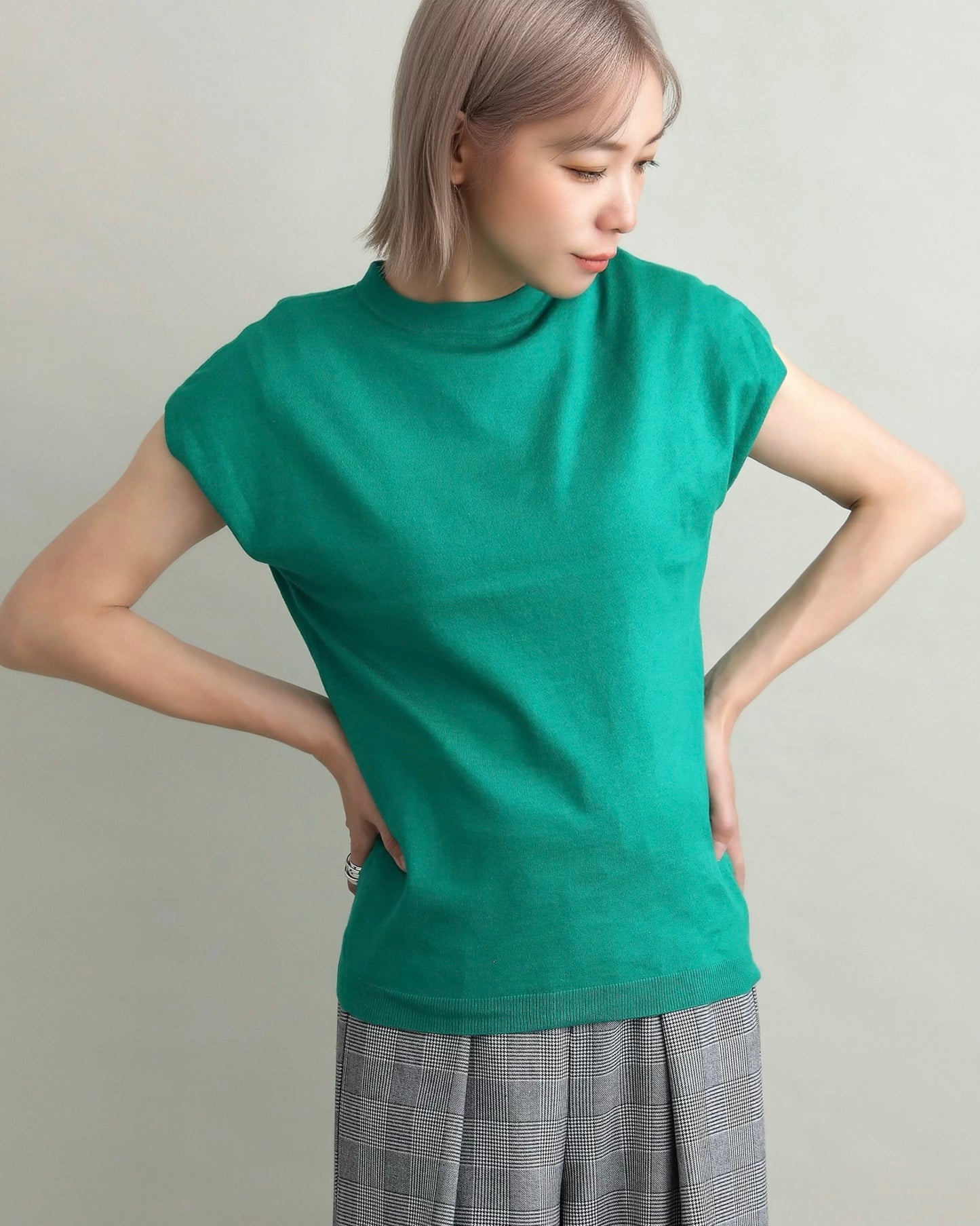 フレンチスリーブニット