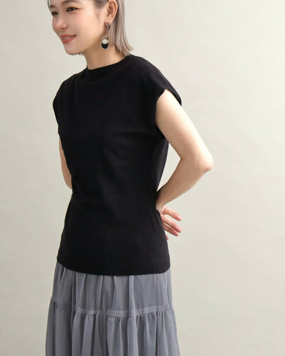 フレンチスリーブニット