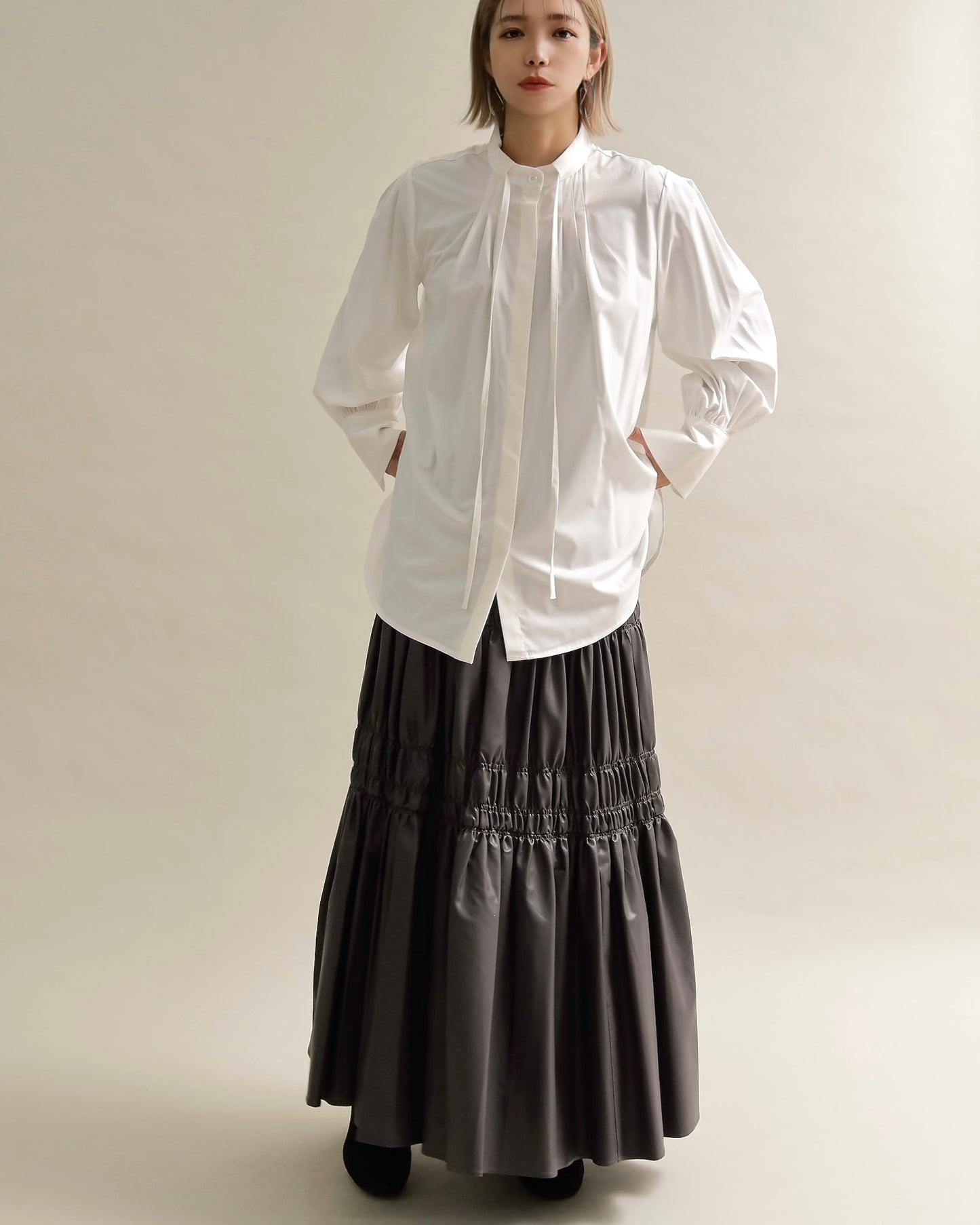 リボンタイブラウス