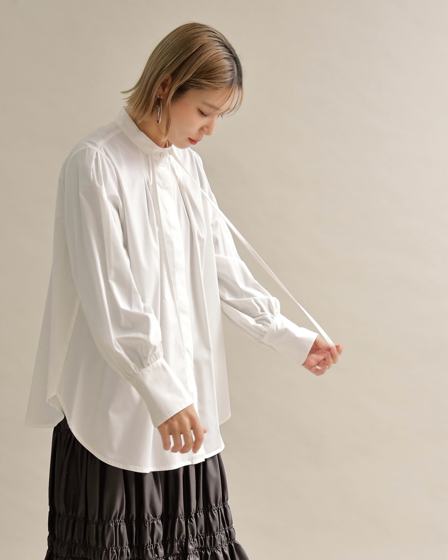 リボンタイブラウス