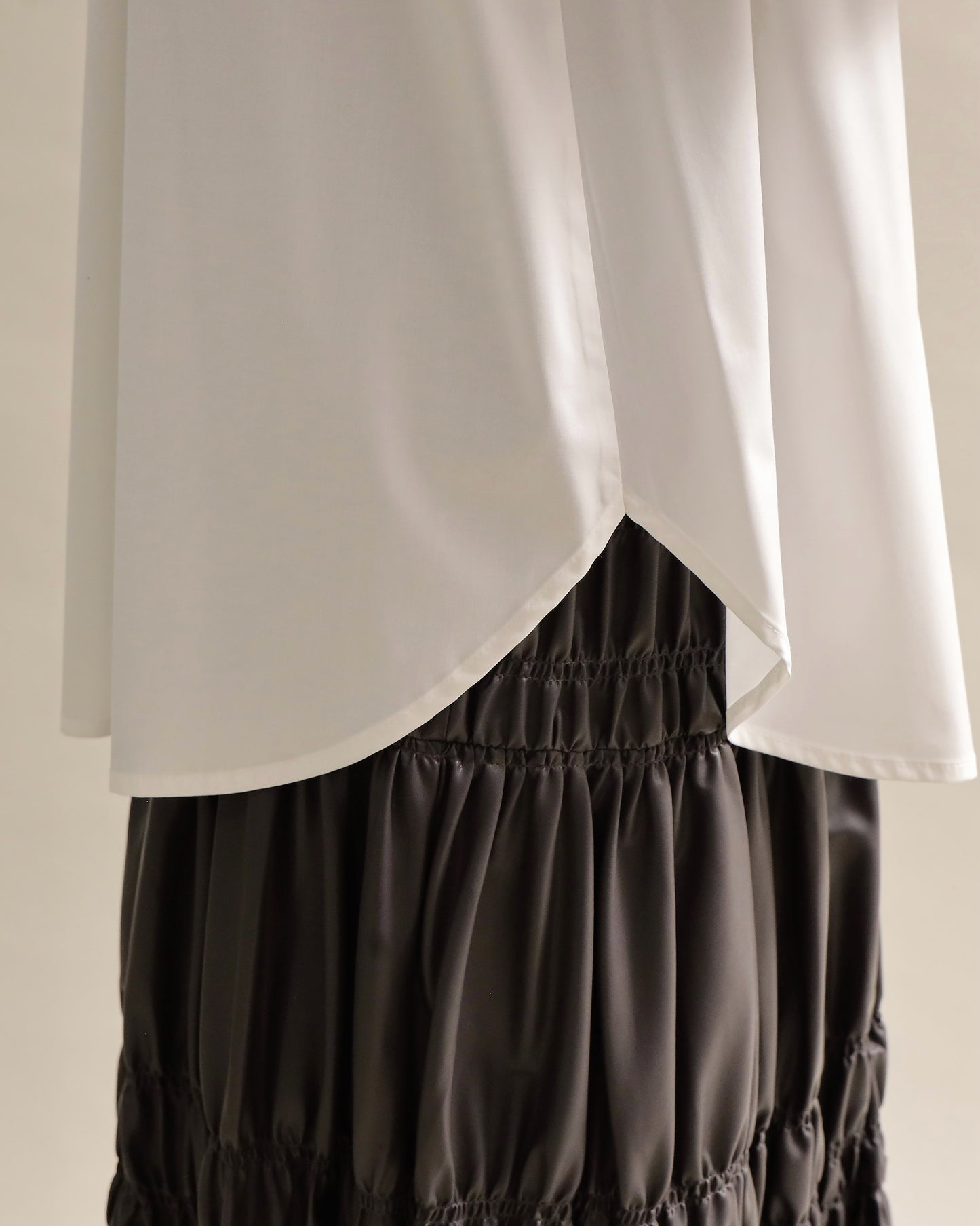 リボンタイブラウス