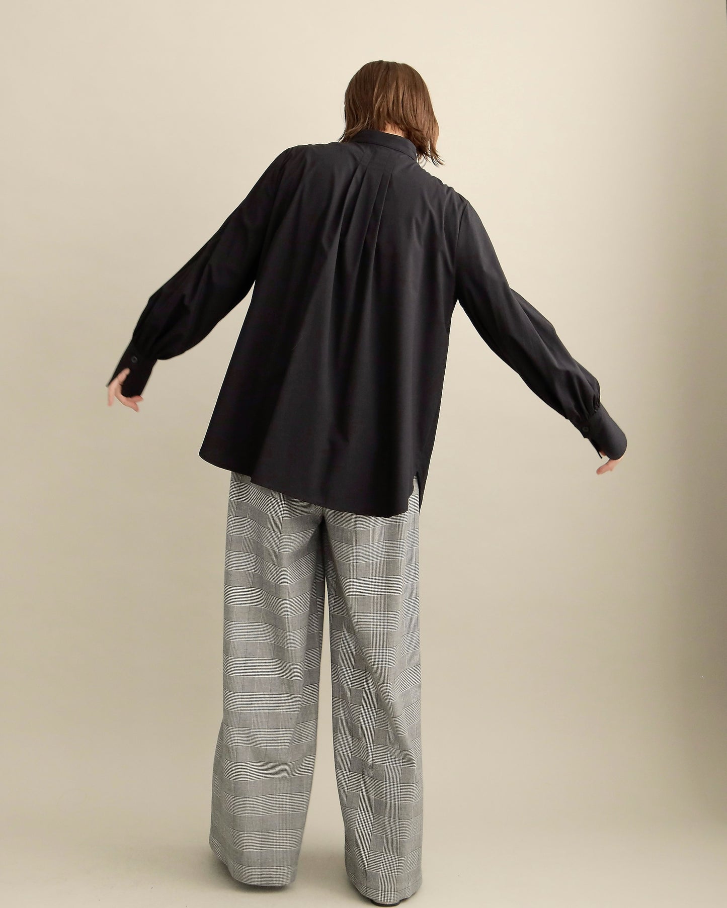 リボンタイブラウス