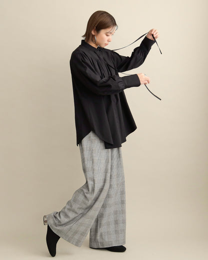 リボンタイブラウス