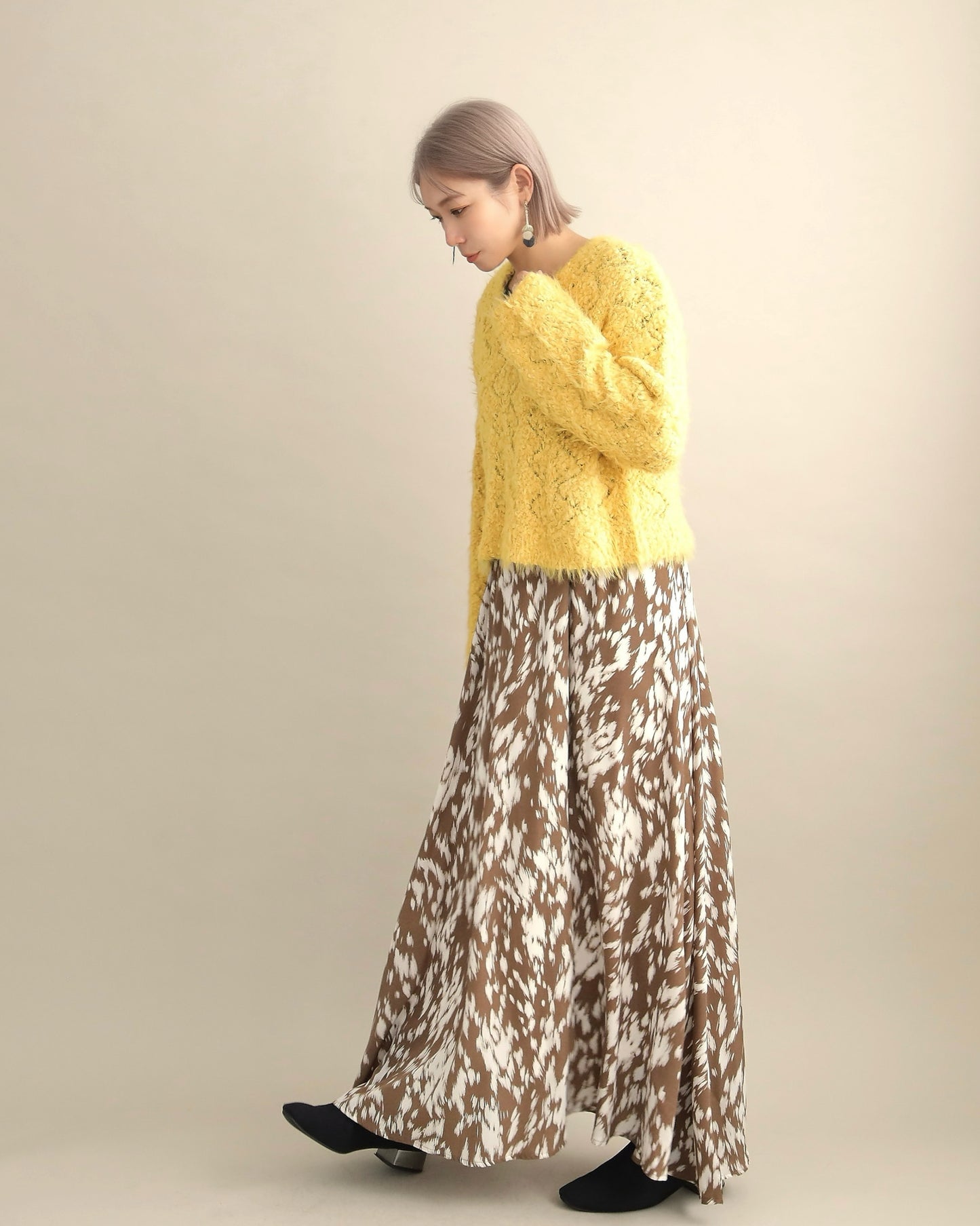 ふわシャギーVネックショートニット